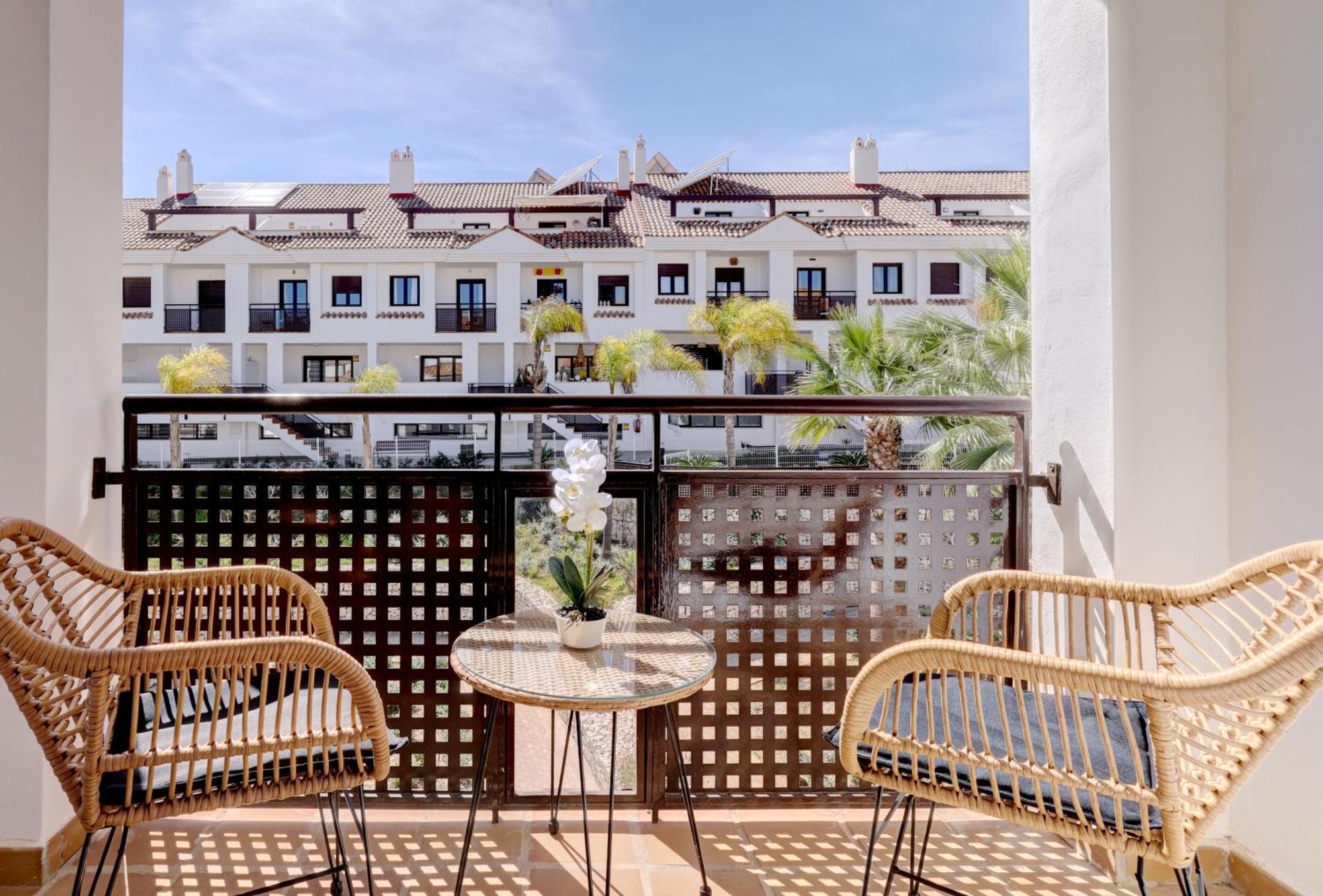 Spacious And Modern House In Riviera, Mijas, Costa Del Sol, 15min From Marbella Vakantiehuis