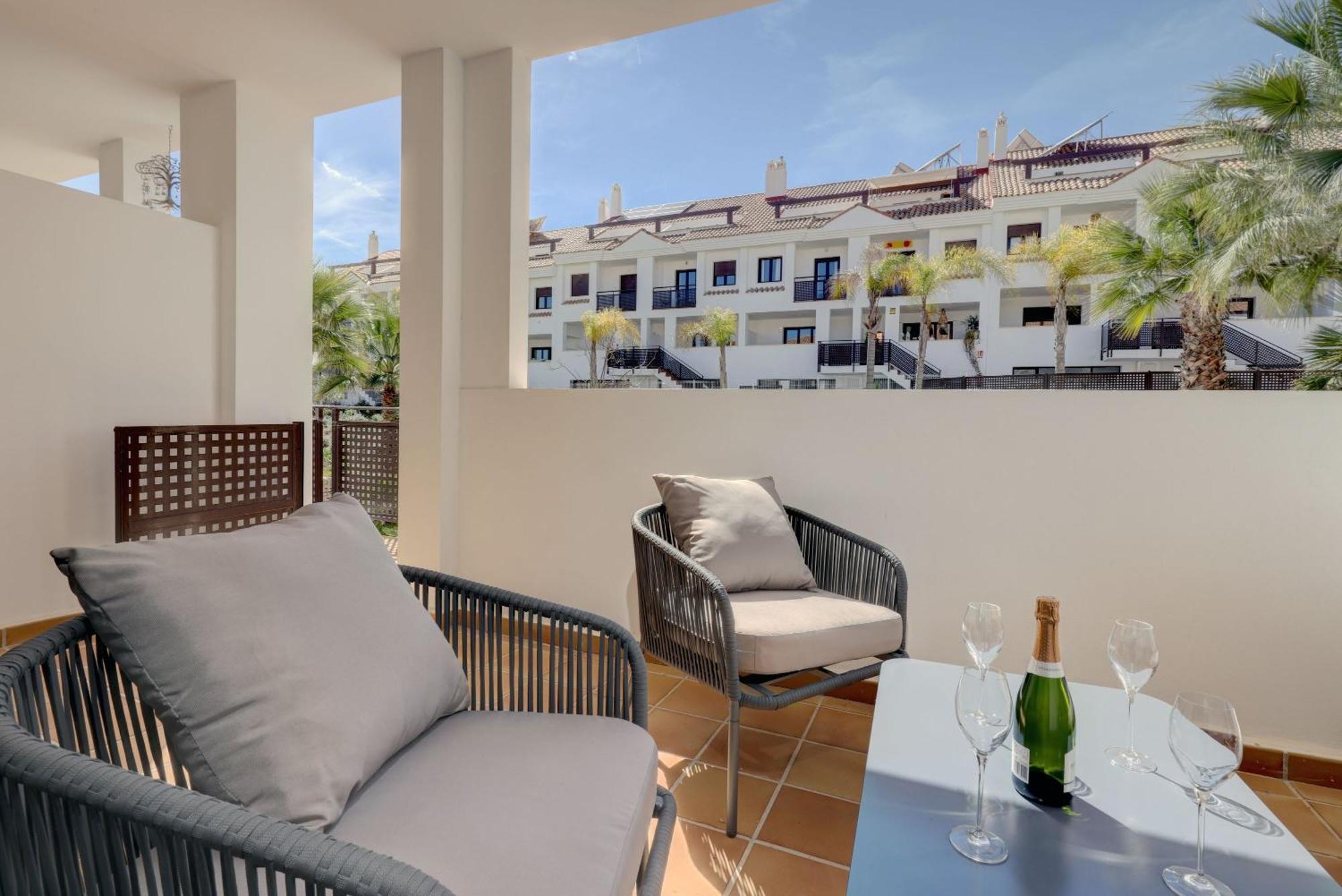Vakantiehuis Spacious And Modern House In Riviera, Mijas, Costa Del Sol, 15min From Marbella