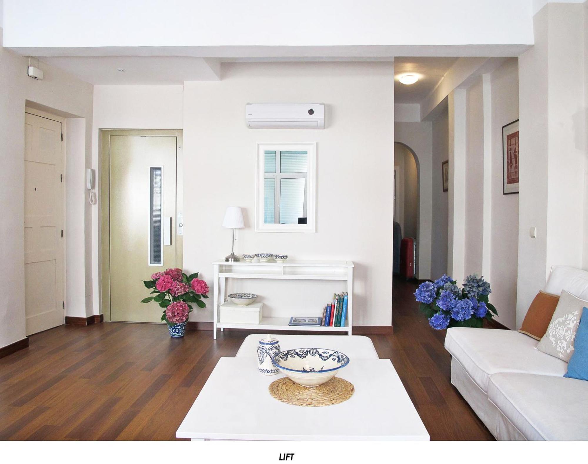 Fantastic Penthouse Center *