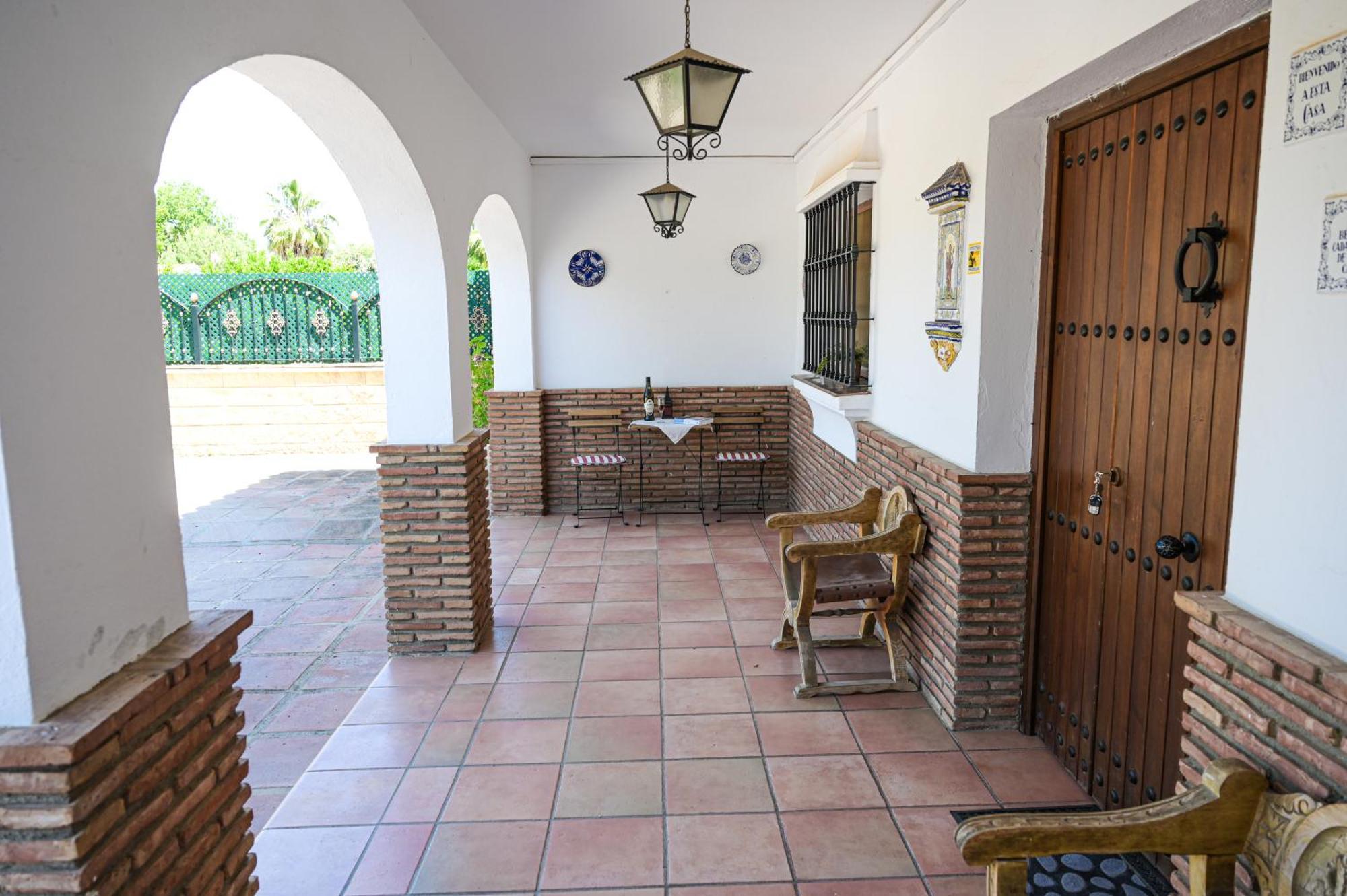 Amplia Con Precioso Jardin Cerca De Capital. Casa vacanze Málaga