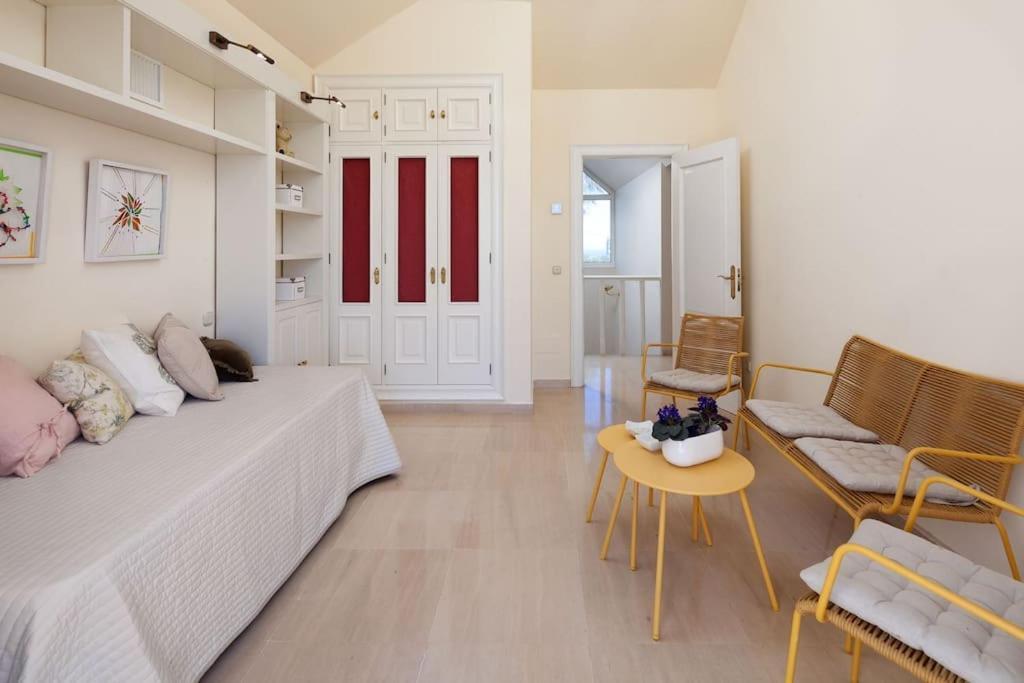 Luxury With Sea Views & Terrace By Rems *