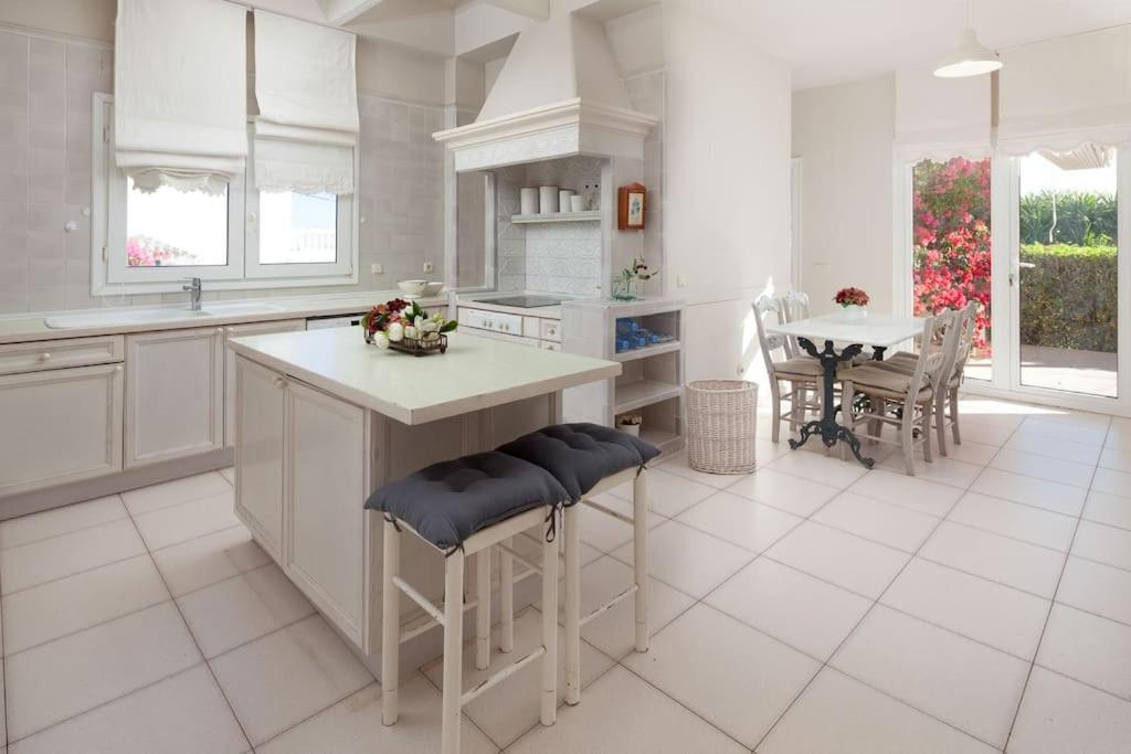Luxury With Sea Views & Terrace By Rems Apartamento