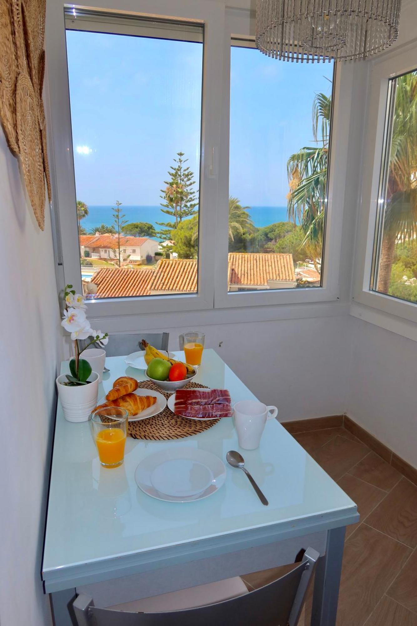 Lujoso Piso Con Vista Al Mar En La Cala De Mijas *