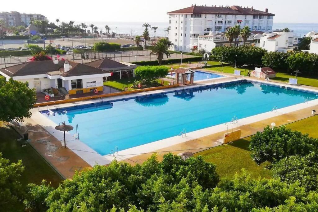 Apartamento Piscina Y Playa En Laguna Torrox *