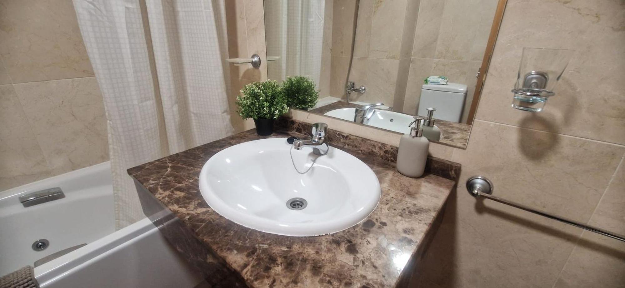 Apartamento Aleda Puerto Playa - Parking Y Piscina Gratis Málaga