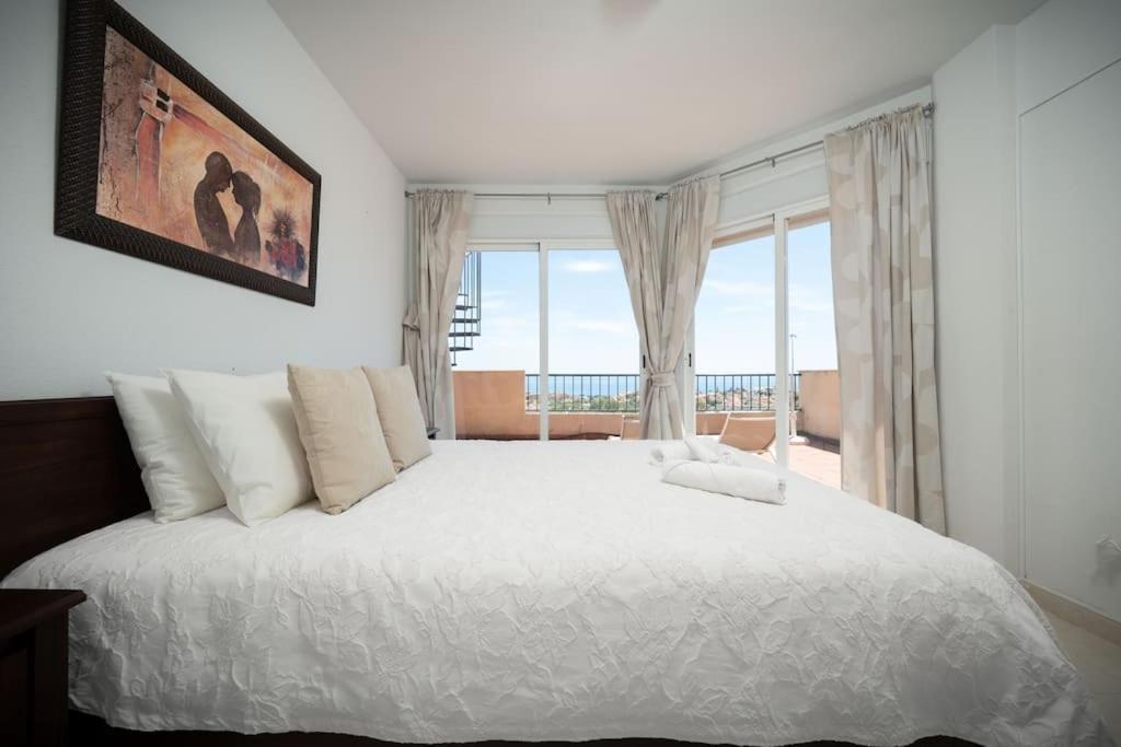 Leilighet Penthouse Seaview - 3bed & 2bath