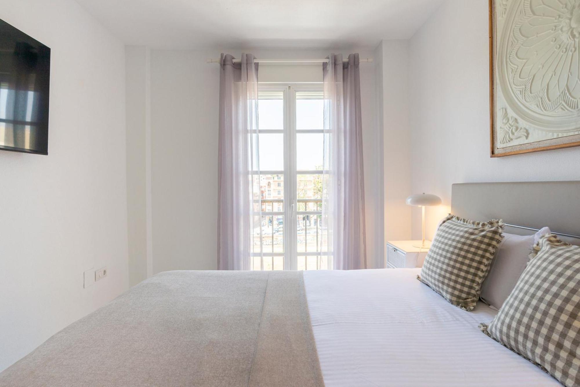 Rosaleda & Old Town Balconies By Ele Appartement *