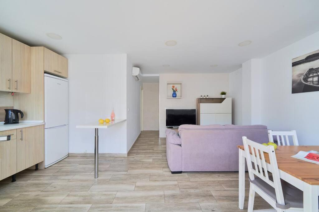 Apartment Seaside Charm In *