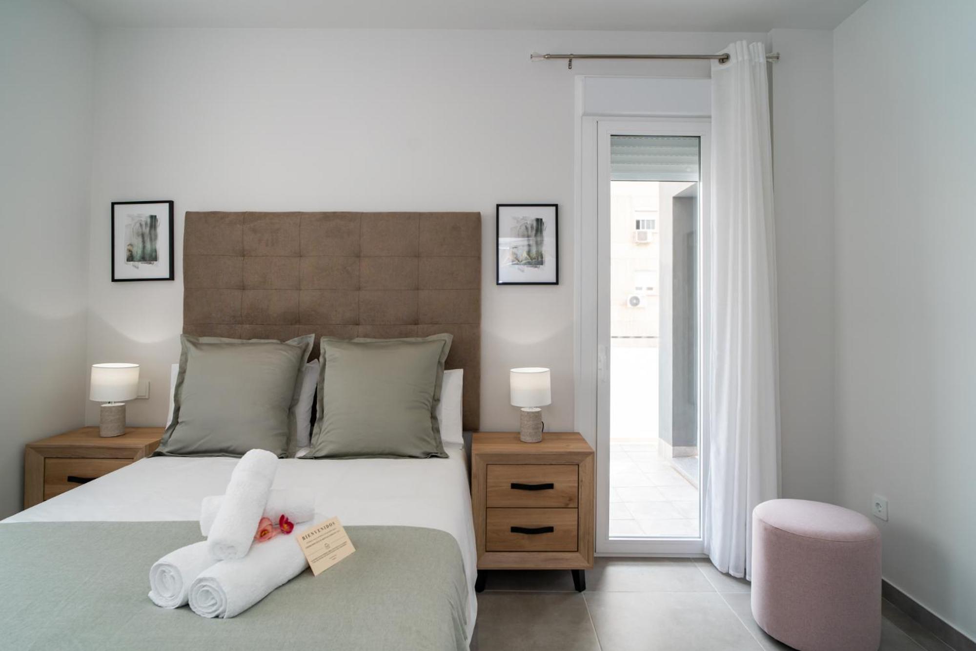 Aac - Con Terraza, Muy Amplio, Totalmente Equipado, Cerca Del Centro Y Nuevo! * Málaga