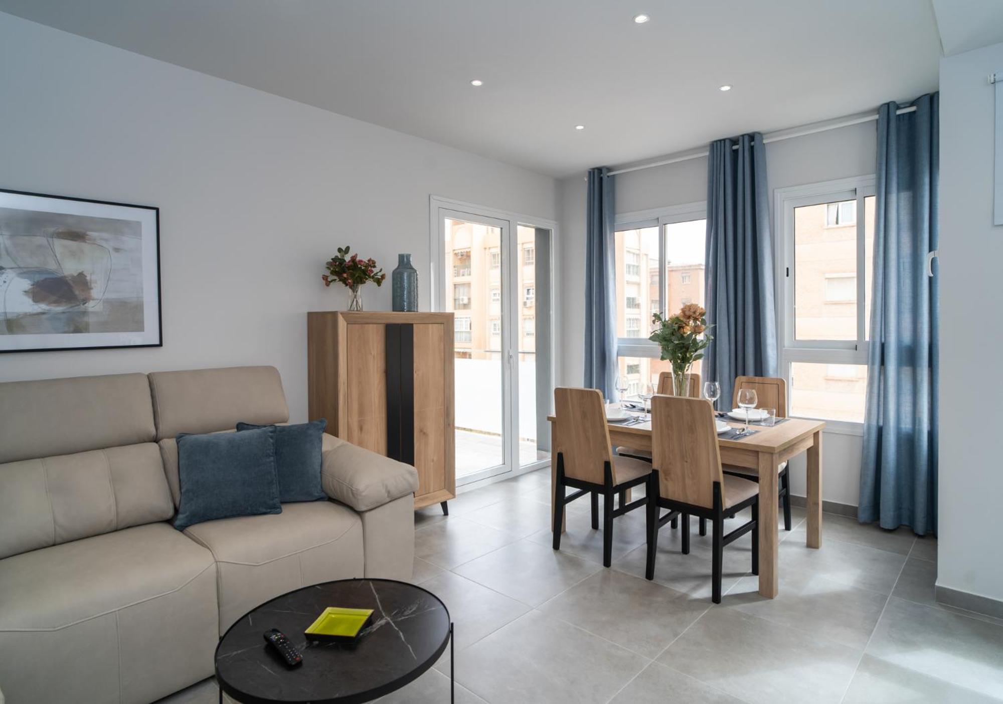 Aac - Con Terraza, Muy Amplio, Totalmente Equipado, Cerca Del Centro Y Nuevo! Lägenhet Málaga