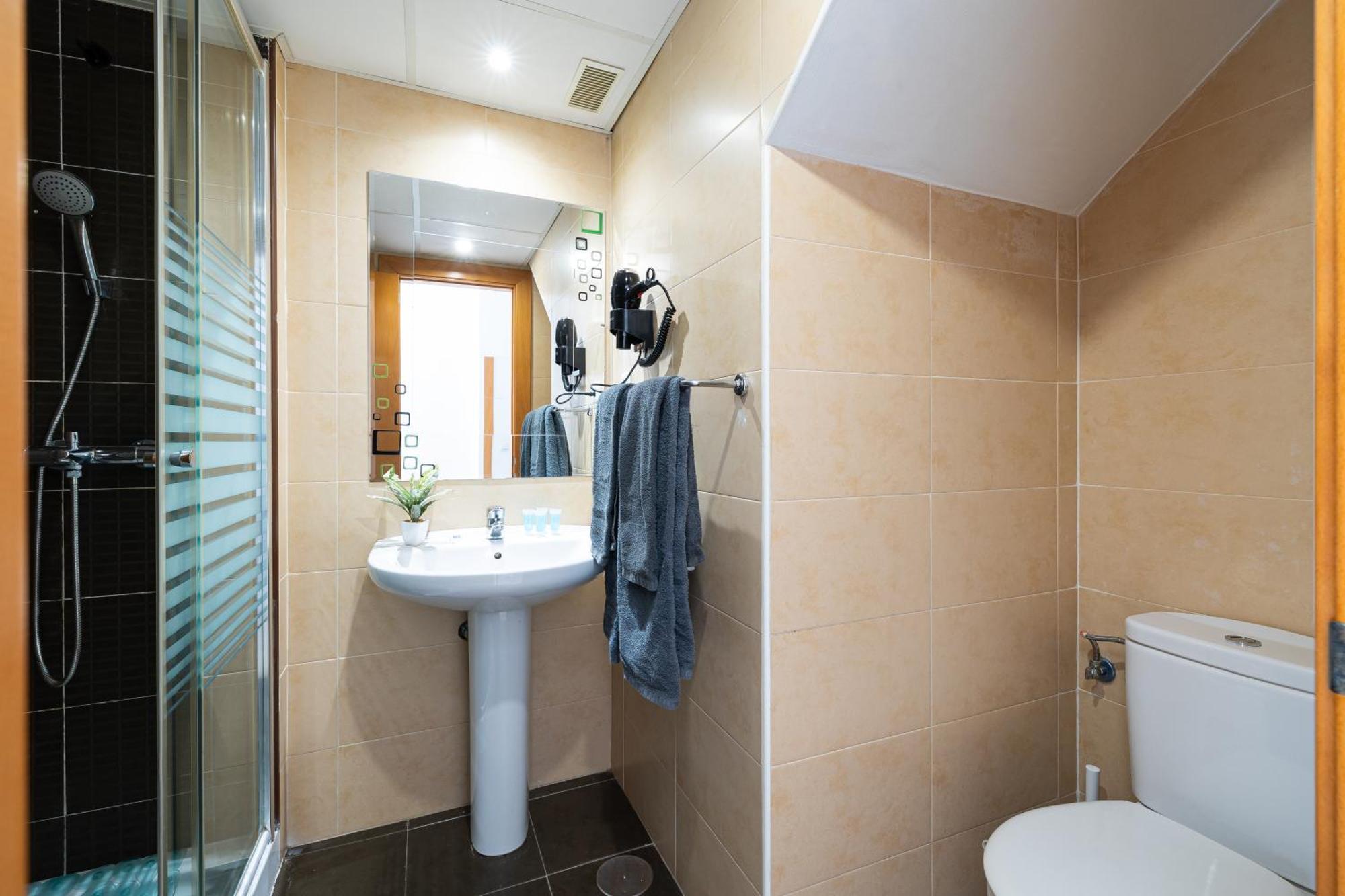 H2m Duplex Sancti Espiritu Sunny Terrace Lägenhet *
