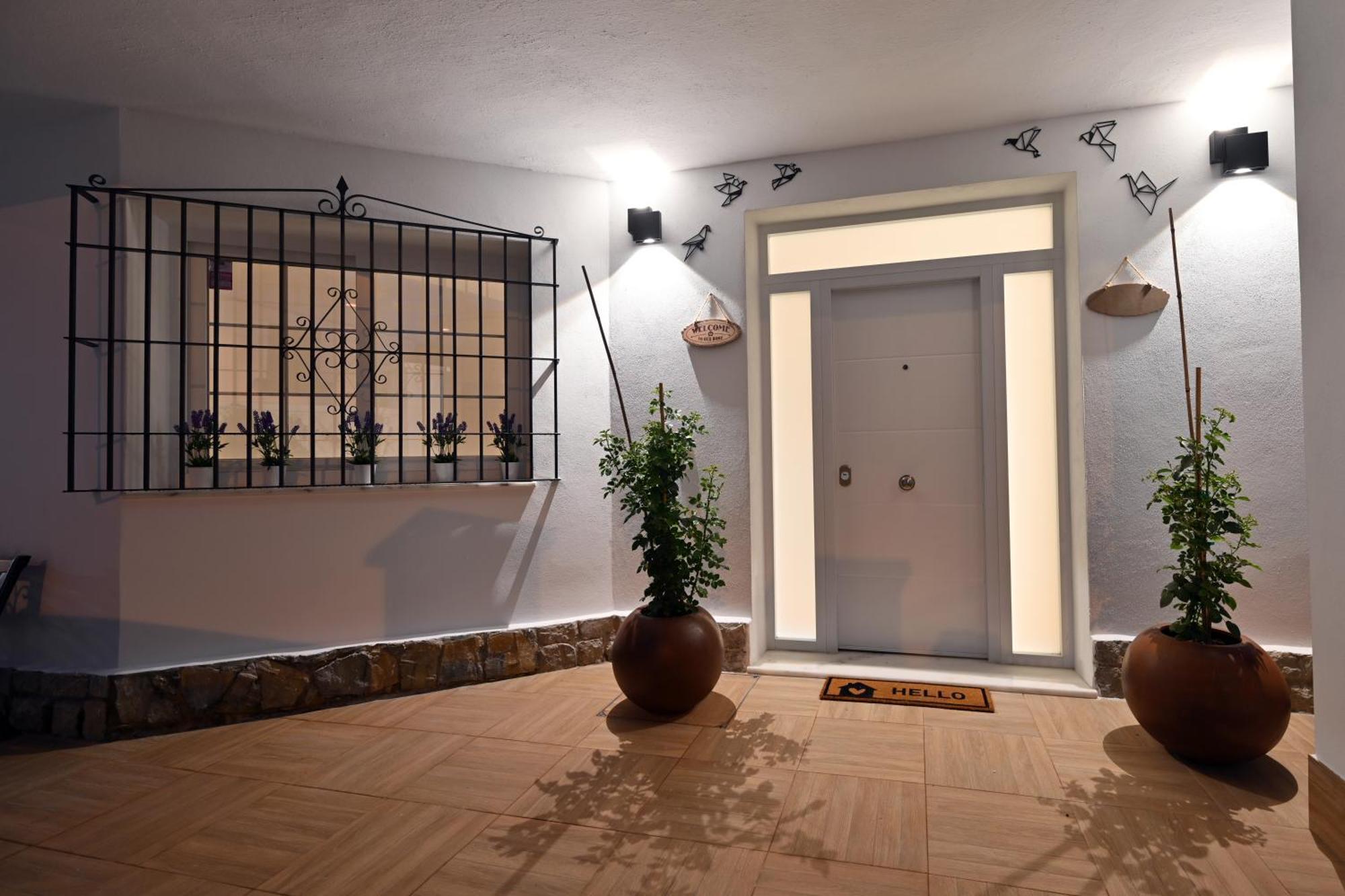 Wonderstays Lucia Villa *