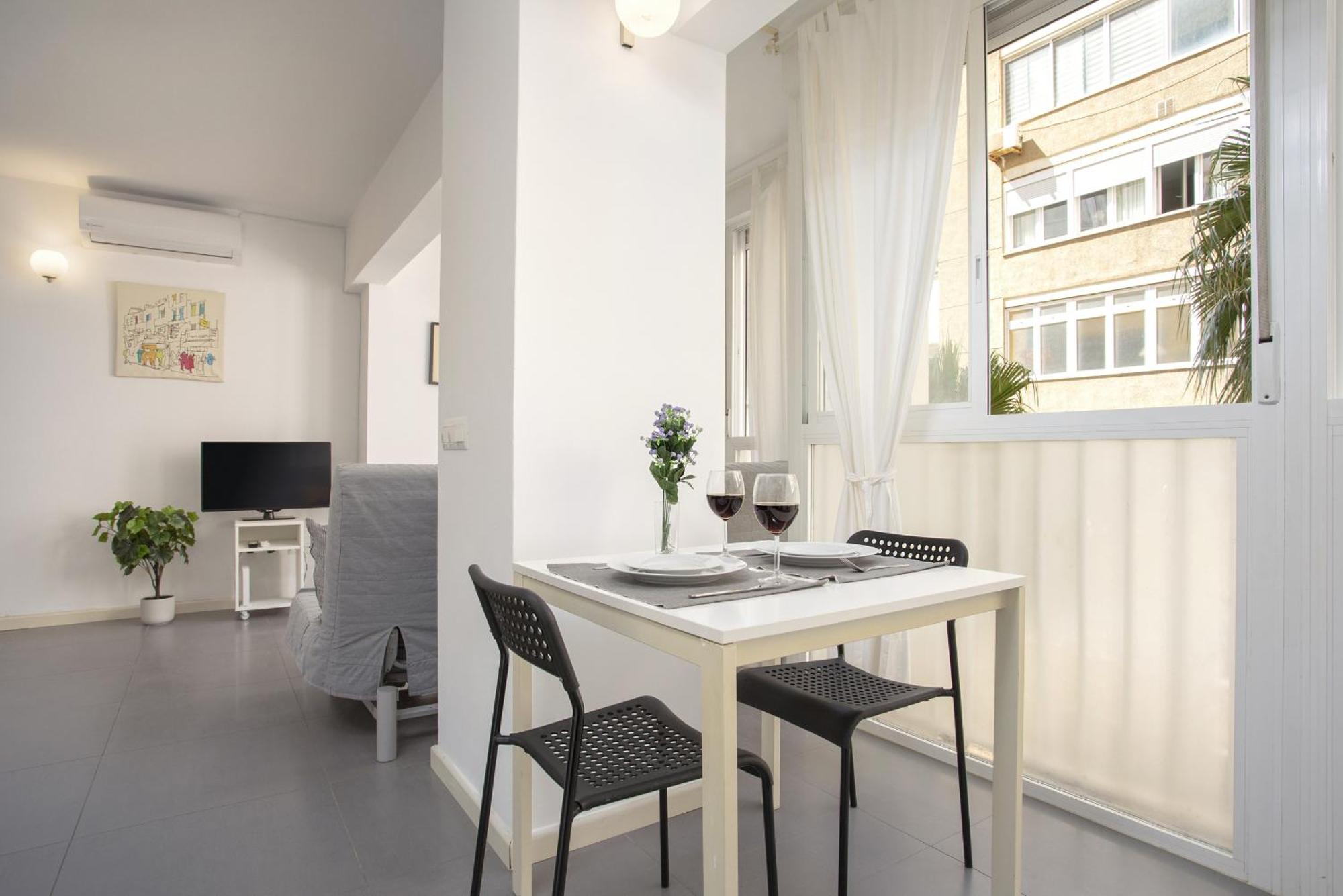 Apartamento -malagasunapts-malagueta Estudio Aa Wifi *