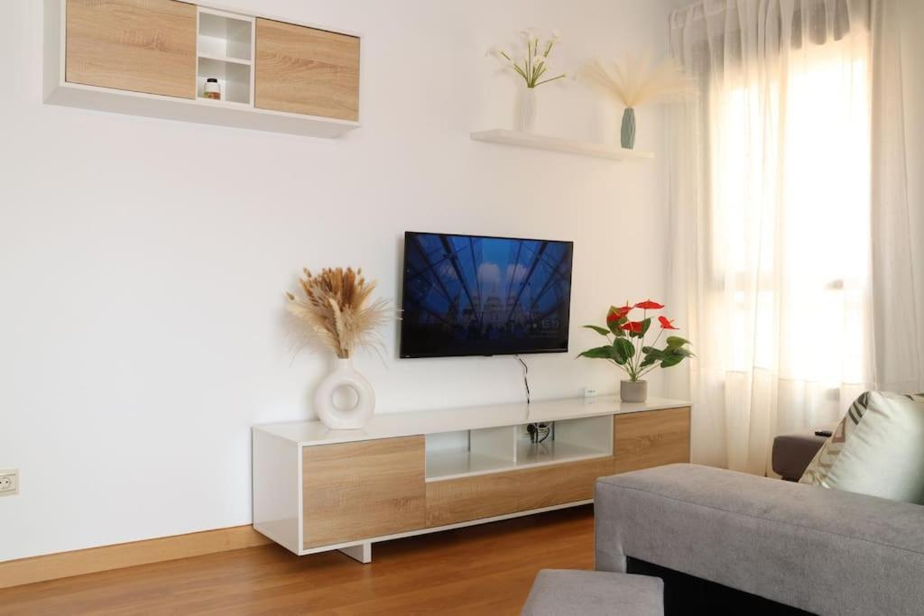 Cms Center Penthouse With Sunny Terrace & Parking Malaga
