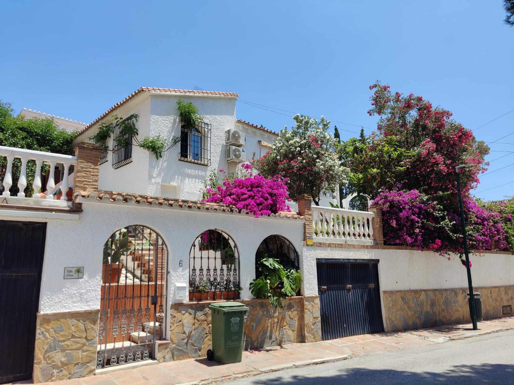 Villa Lina - Andalusian 3-bedroom With Pool & Ocean View *