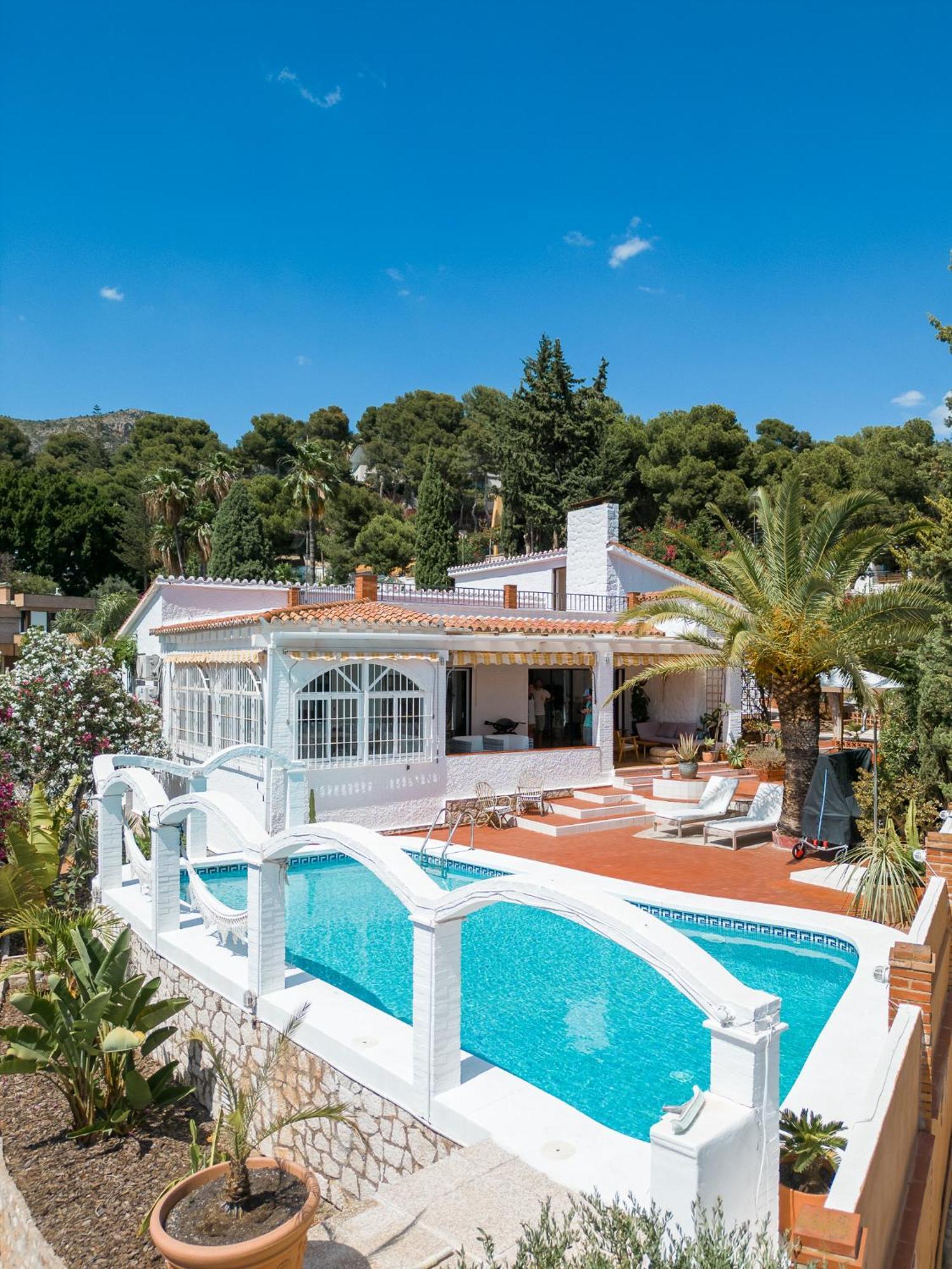 Lina - Andalusian 3-bedroom With Pool & Ocean View *