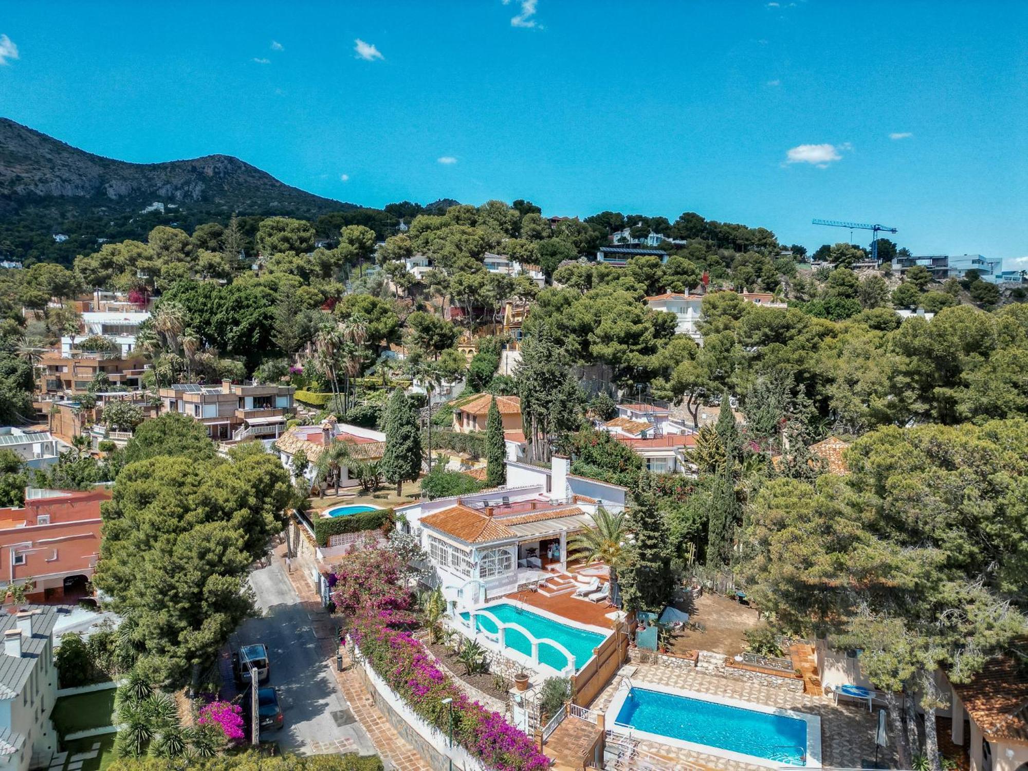 Lina - Andalusian 3-bedroom With Pool & Ocean View *