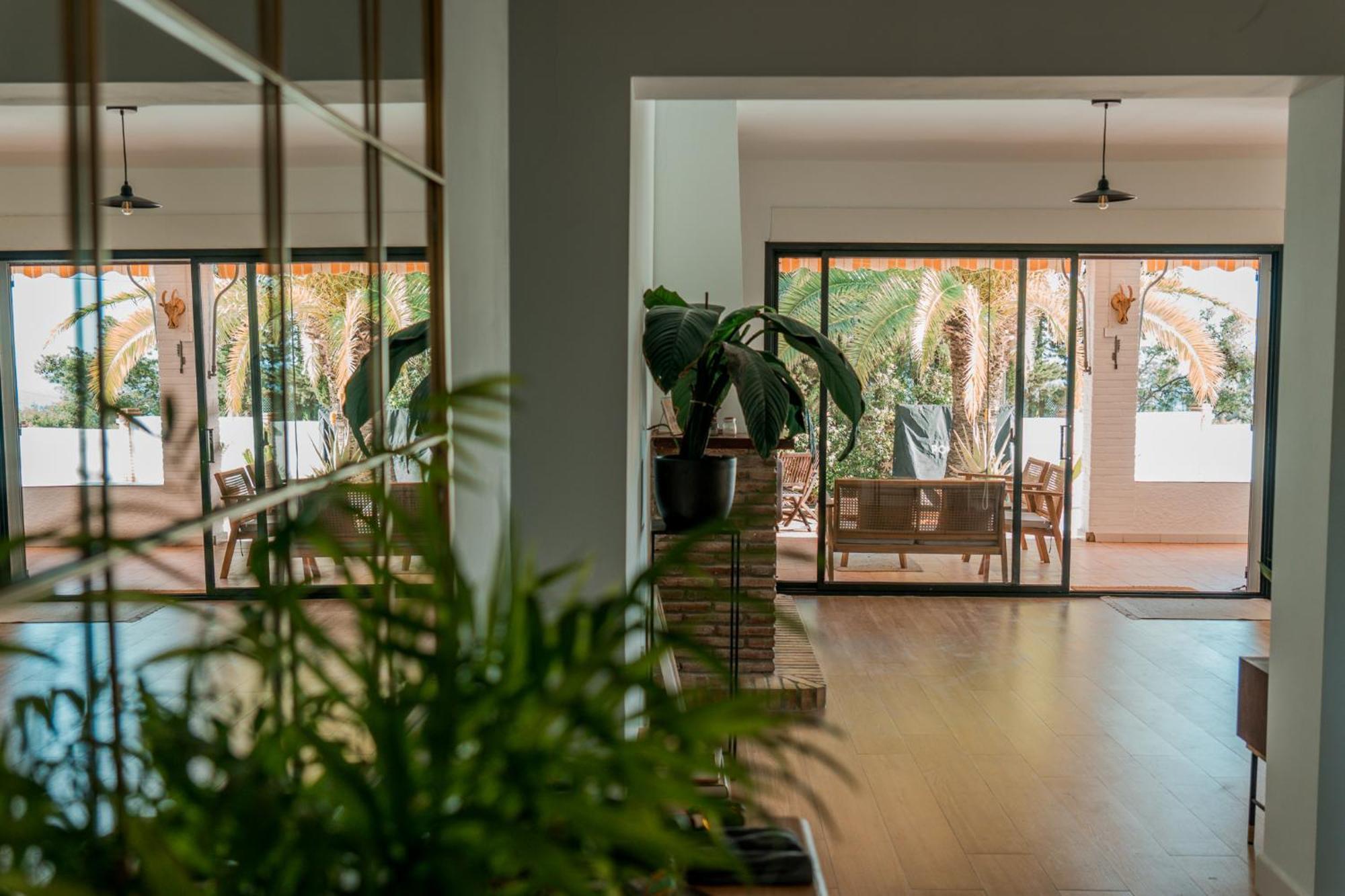 Villa Lina - Andalusian 3-bedroom With Pool & Ocean View