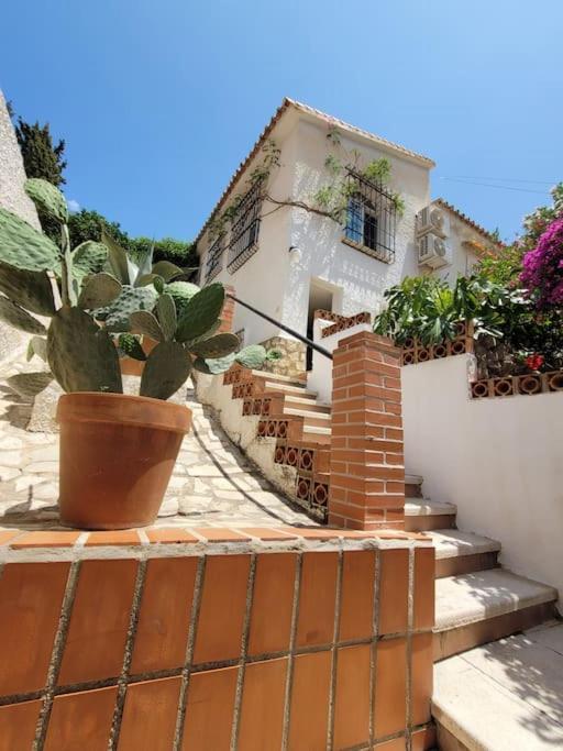 Lina - Andalusian 3-bedroom With Pool & Ocean View Villa *