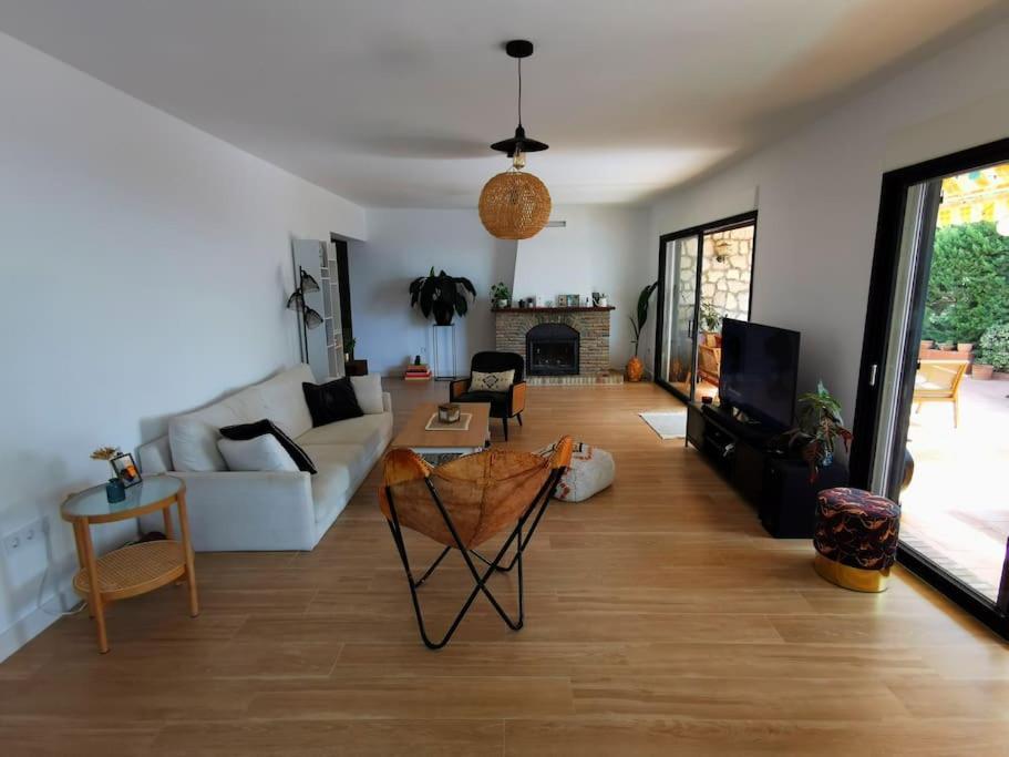 Lina - Andalusian 3-bedroom With Pool & Ocean View Villa *