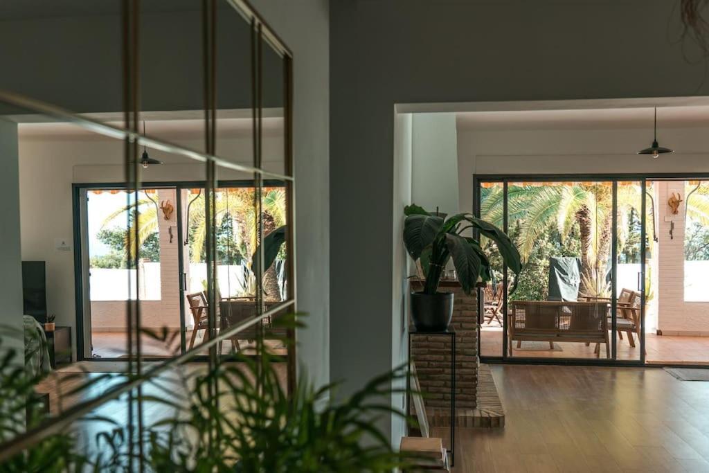 Villa Lina - Andalusian 3-bedroom With Pool & Ocean View Málaga
