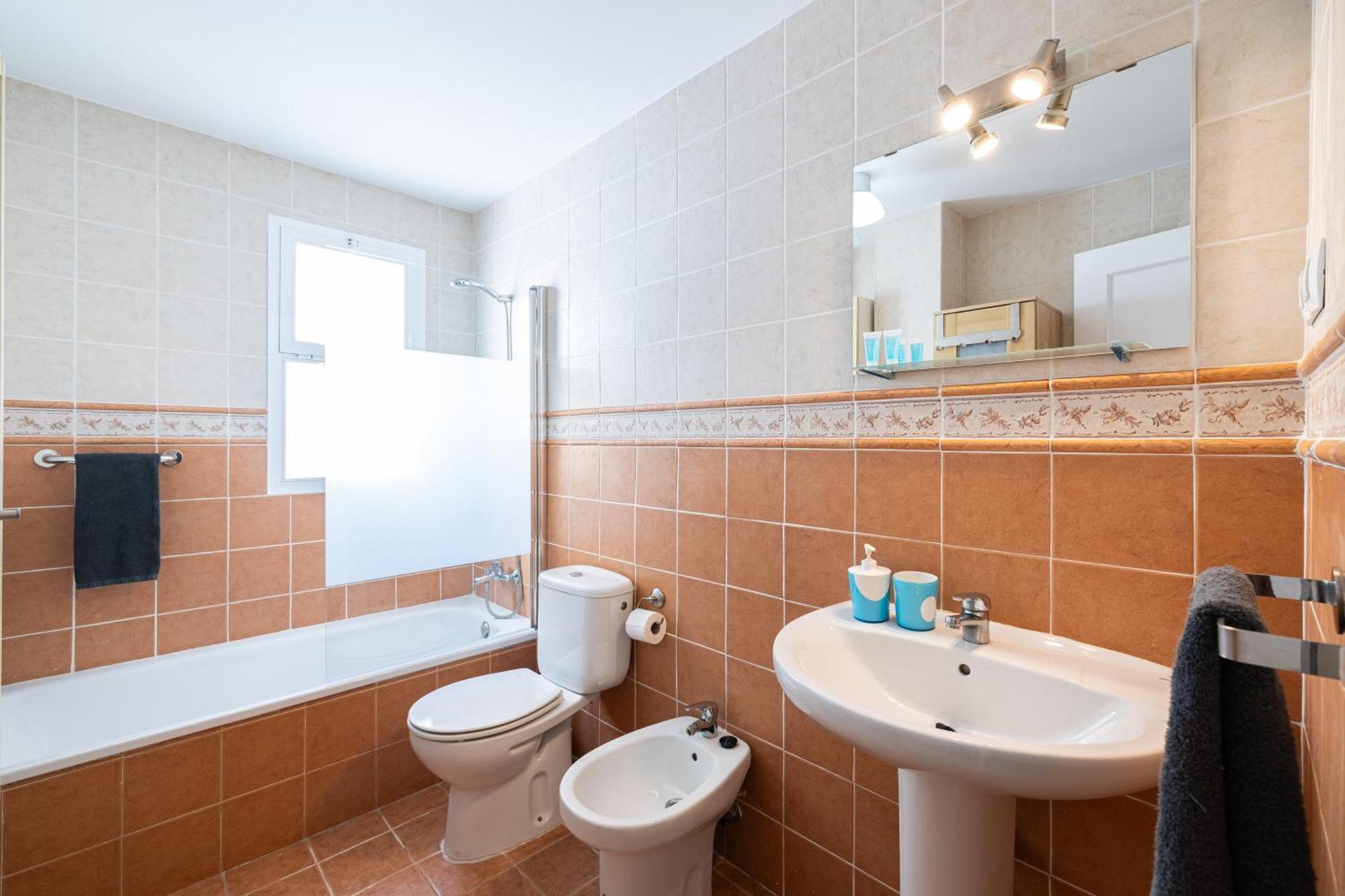 Appartement Holidays2malaga Ancha Del Carmen Aacc, Lift, Wifi