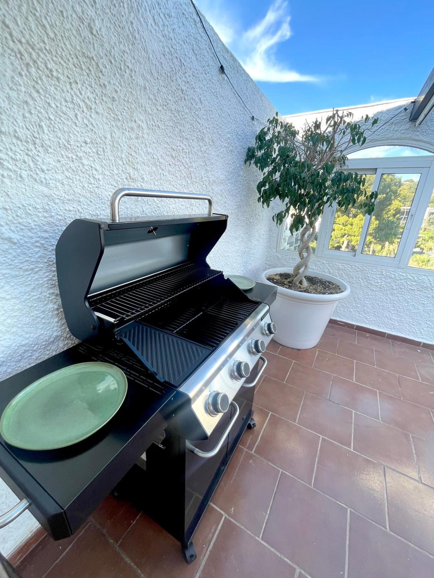 Atico Con Dos Terrazas Con Estupendas Vistas Del Mar Appartement