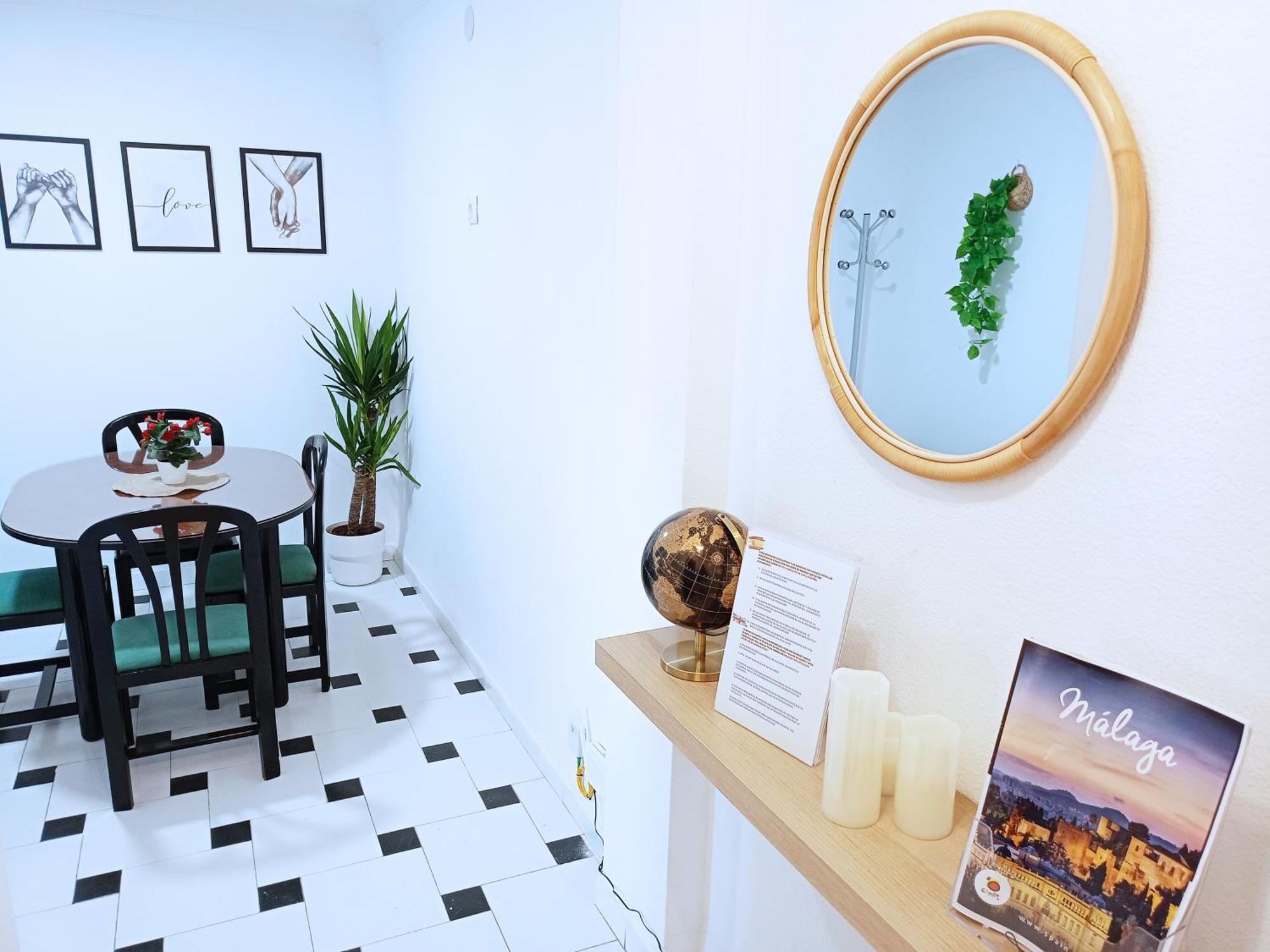 Angosta Host Habitación en casa particular Málaga
