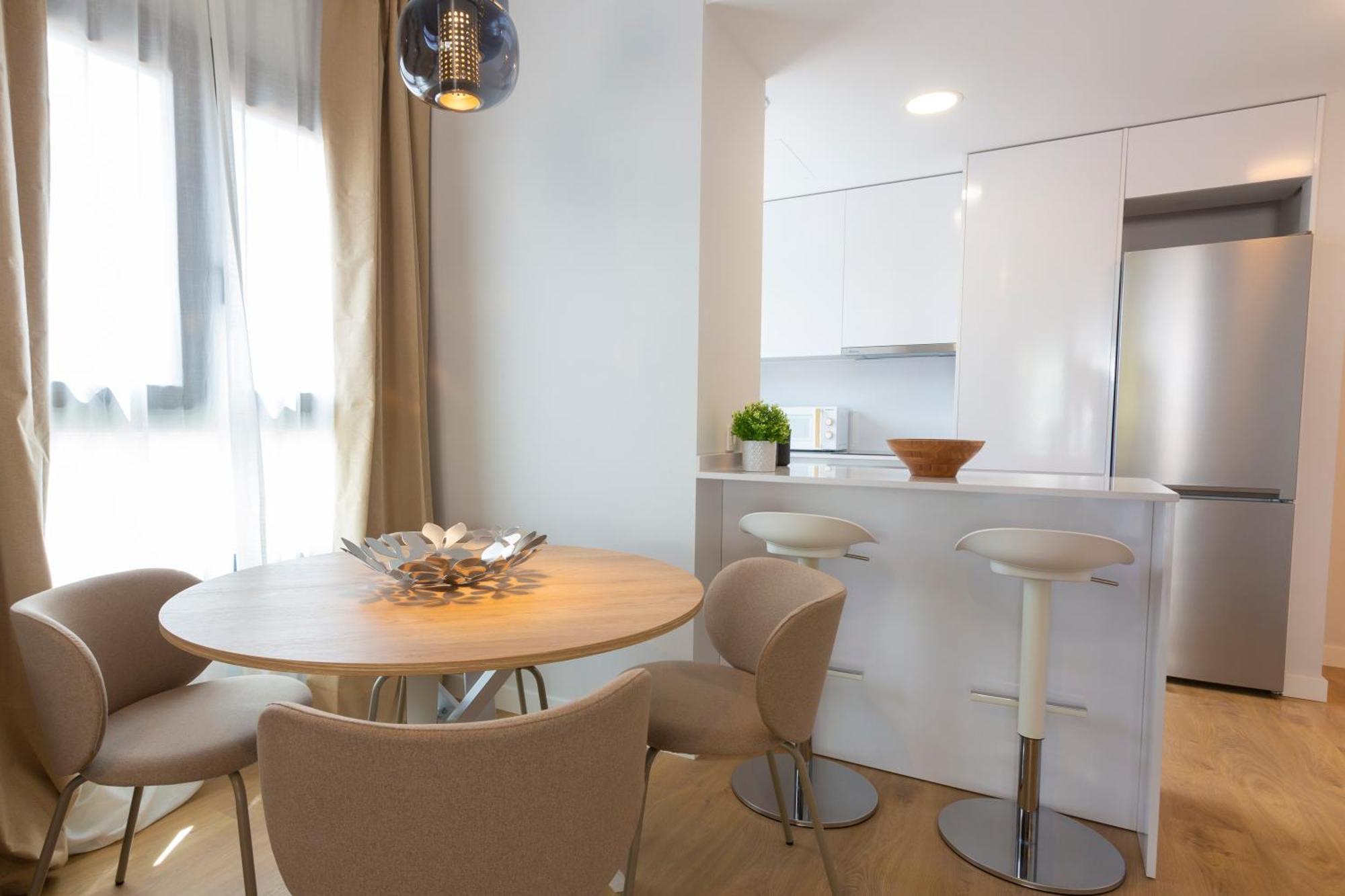 Apartamento Con Vistas En Paseo De Reding By Rent Me Malaga
