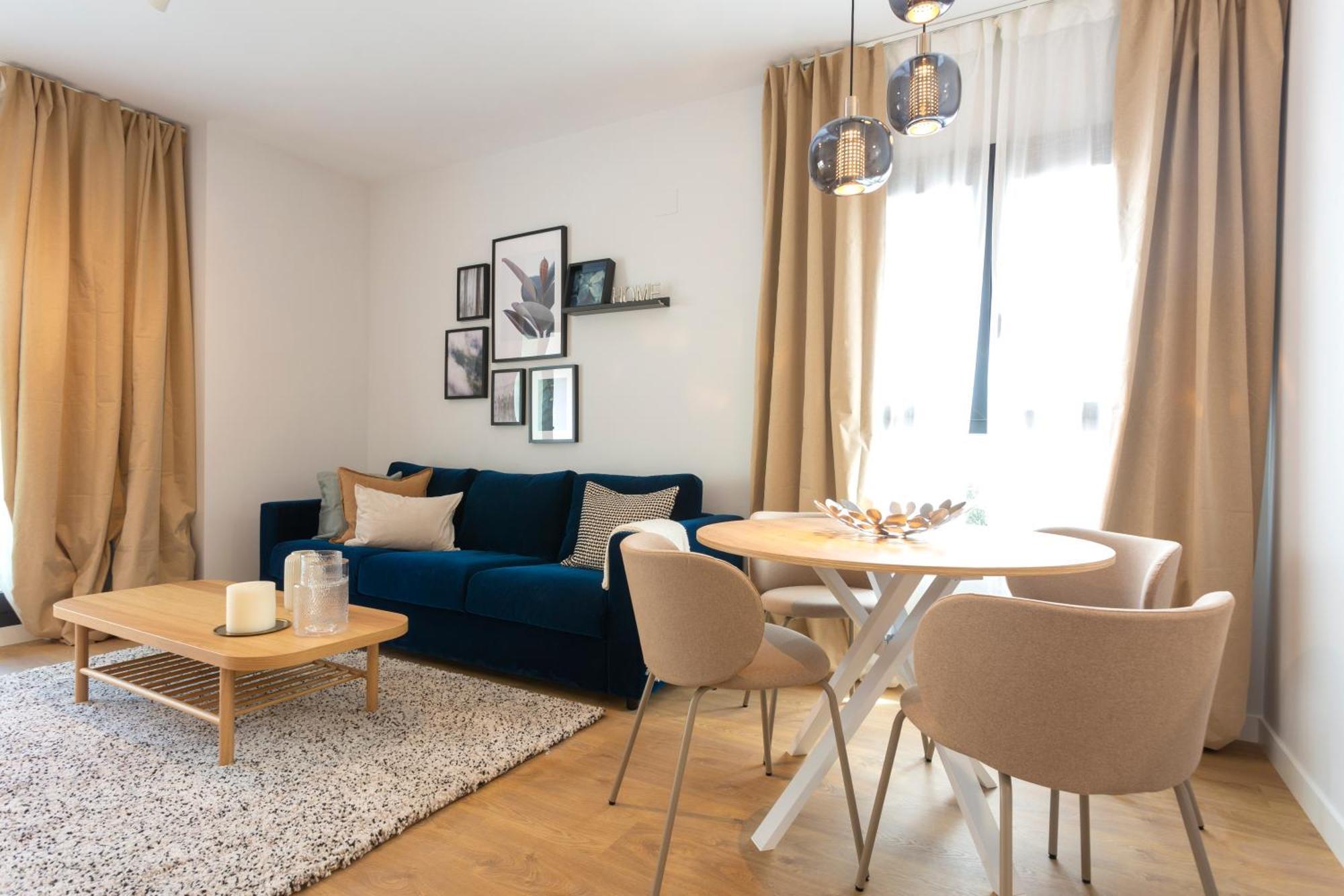 Apartamento Con Vistas En Paseo De Reding By Rent Me Apartment Malaga