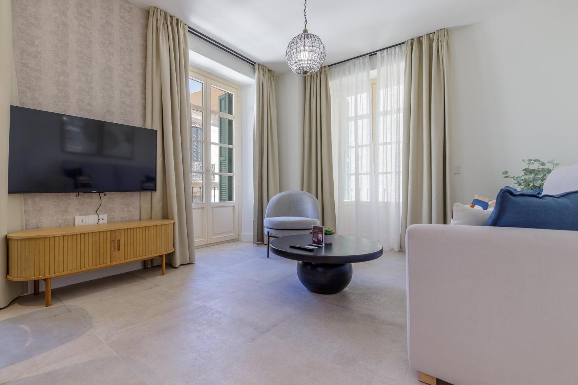 Plaza Del Siglo & Boutique By Caleta Homes *