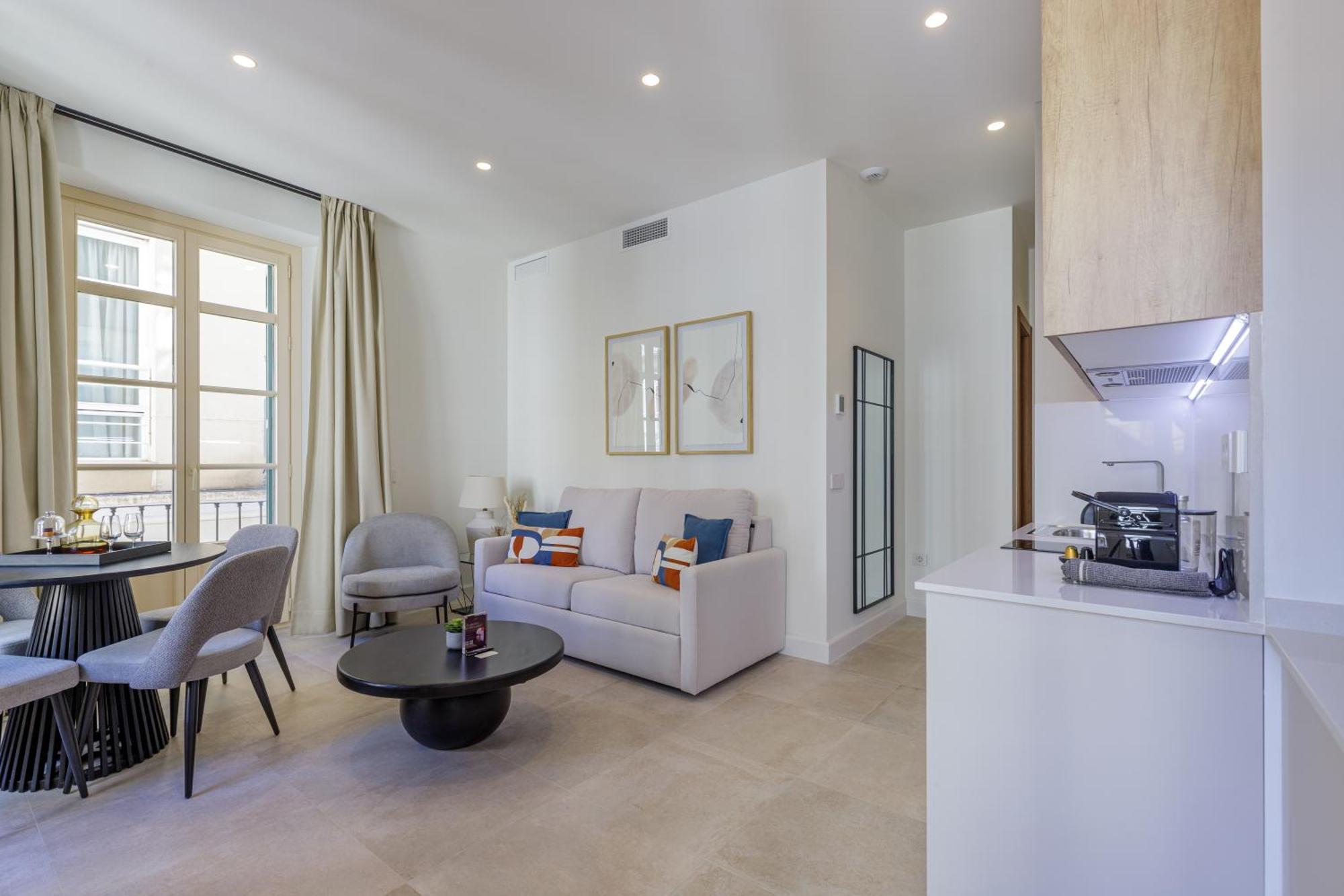 Plaza Del Siglo & Boutique By Caleta Homes