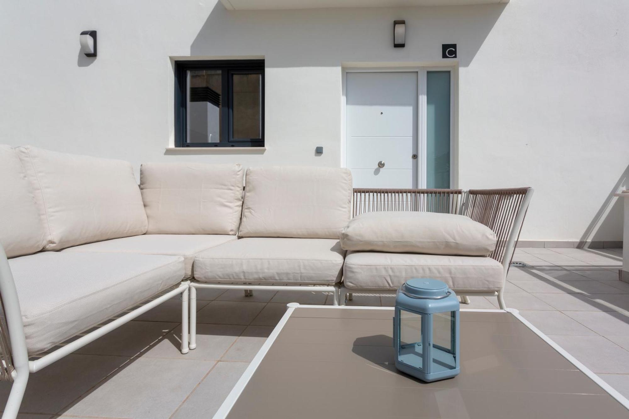Atico En Paseo De Reding By Rent Me Apartamento