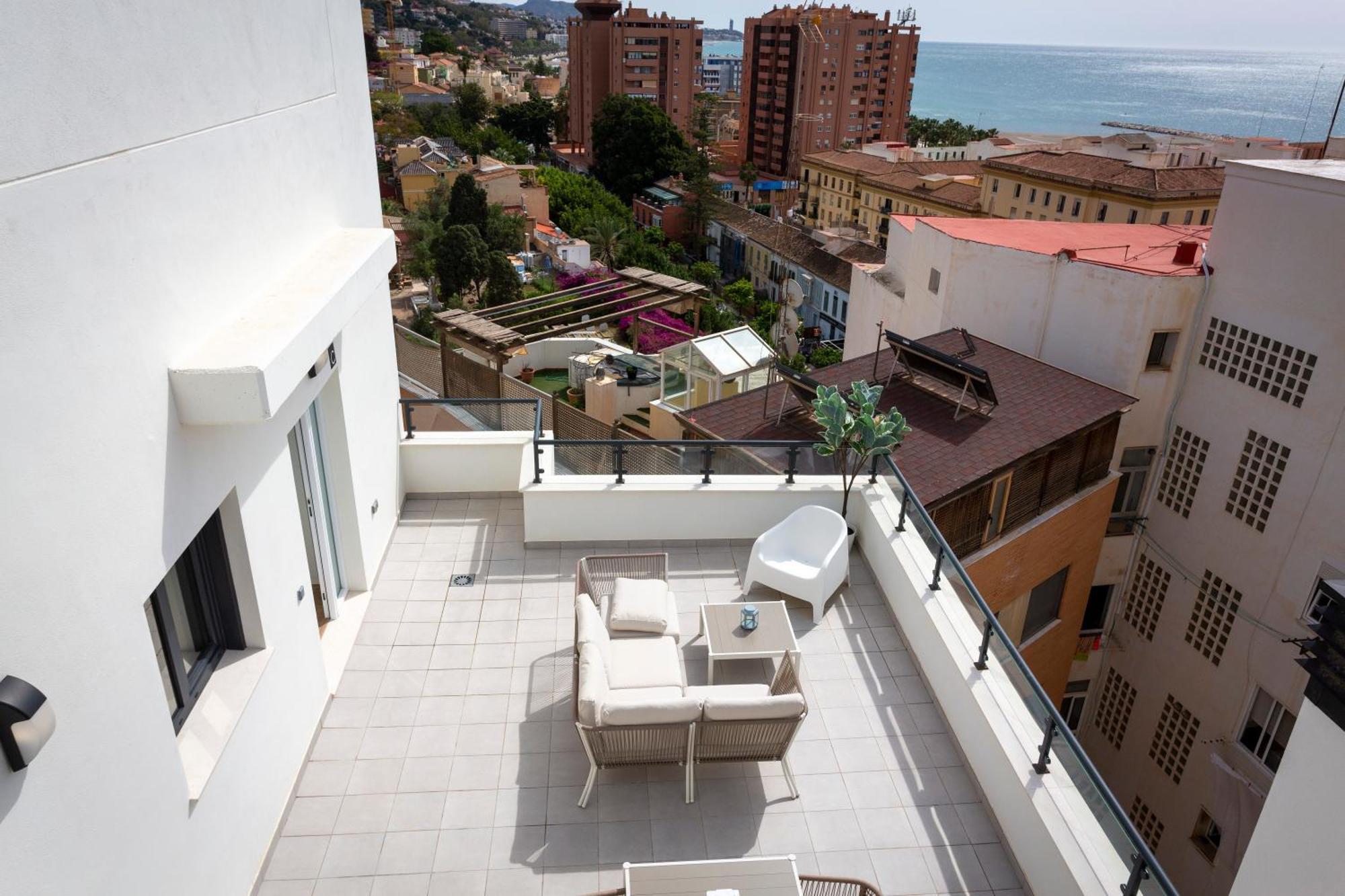 Apartamento Atico En Paseo De Reding By Rent Me *