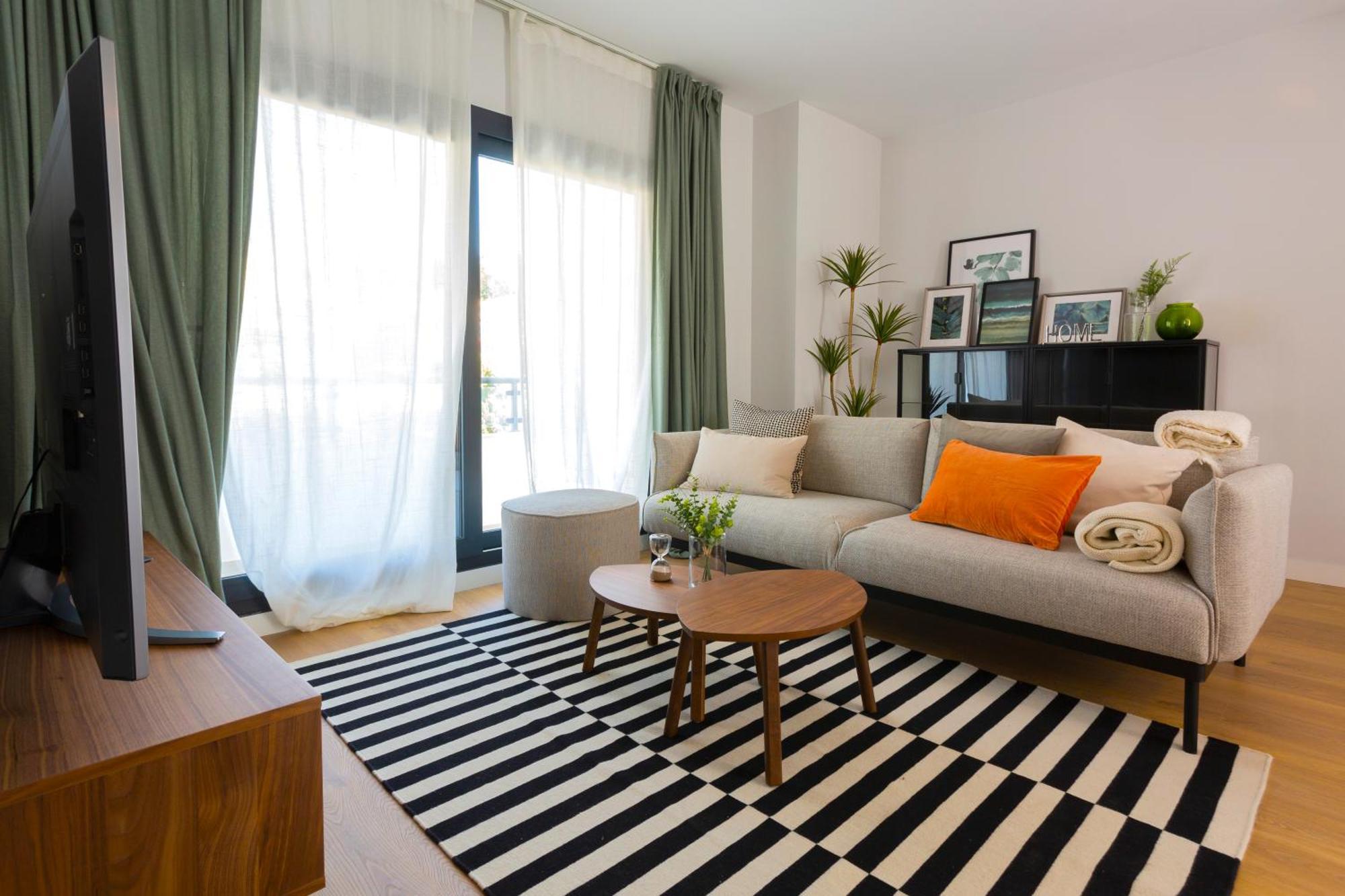 Atico En Paseo De Reding By Rent Me * Málaga