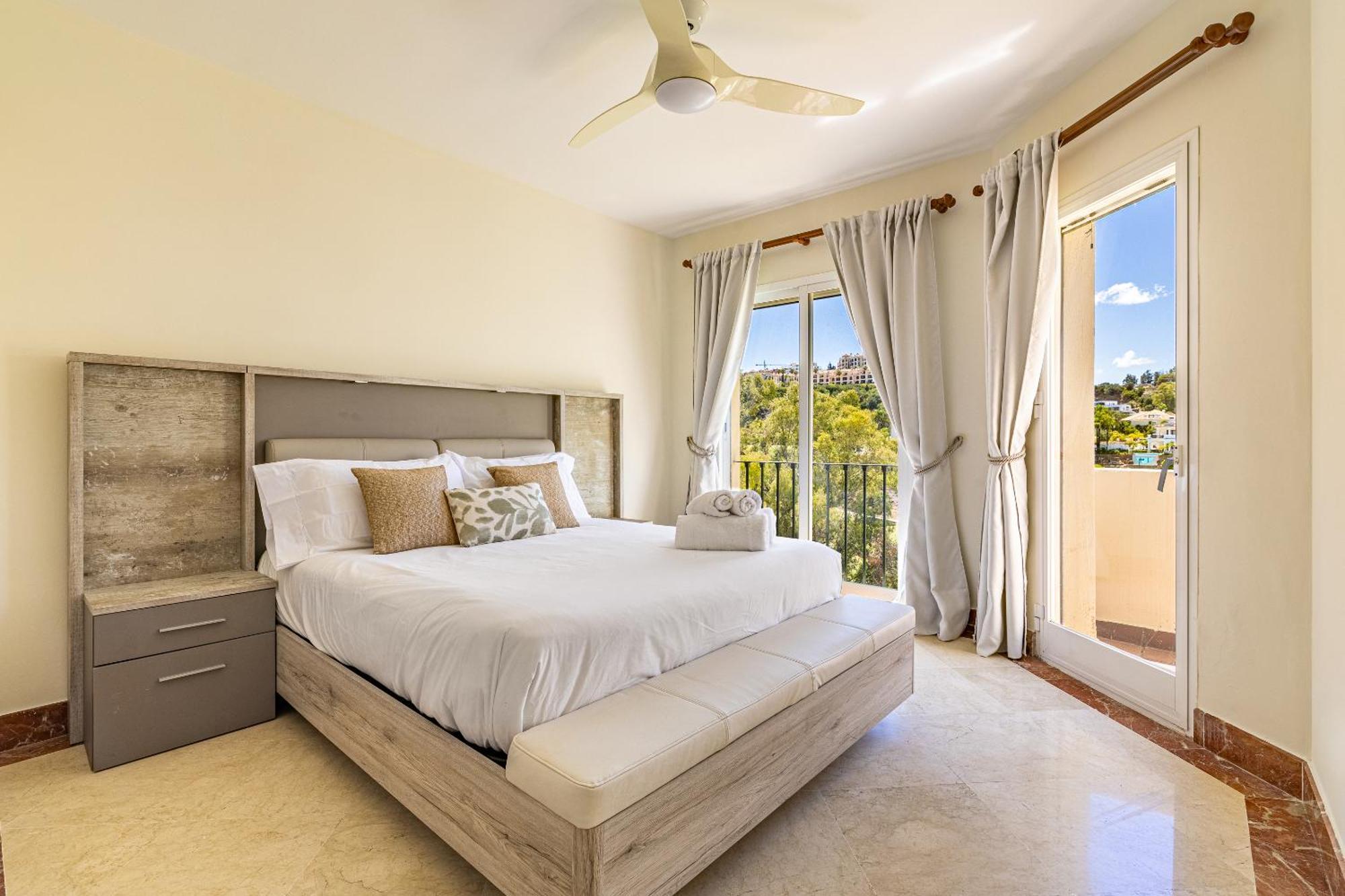 Spacious 3 Bed In La Quinta Golf- Marbella Lejlighed Málaga