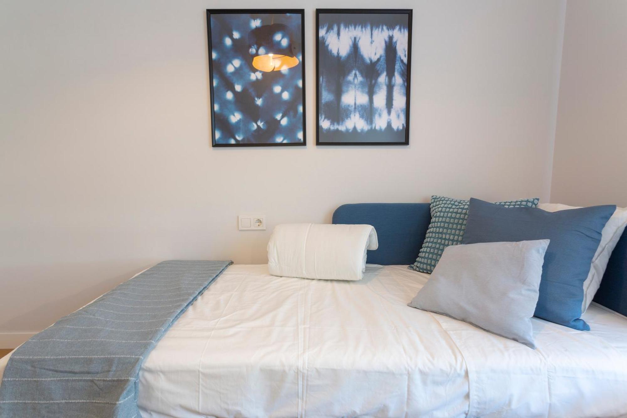 Atico En Paseo De Reding By Rent Me Apartamento *