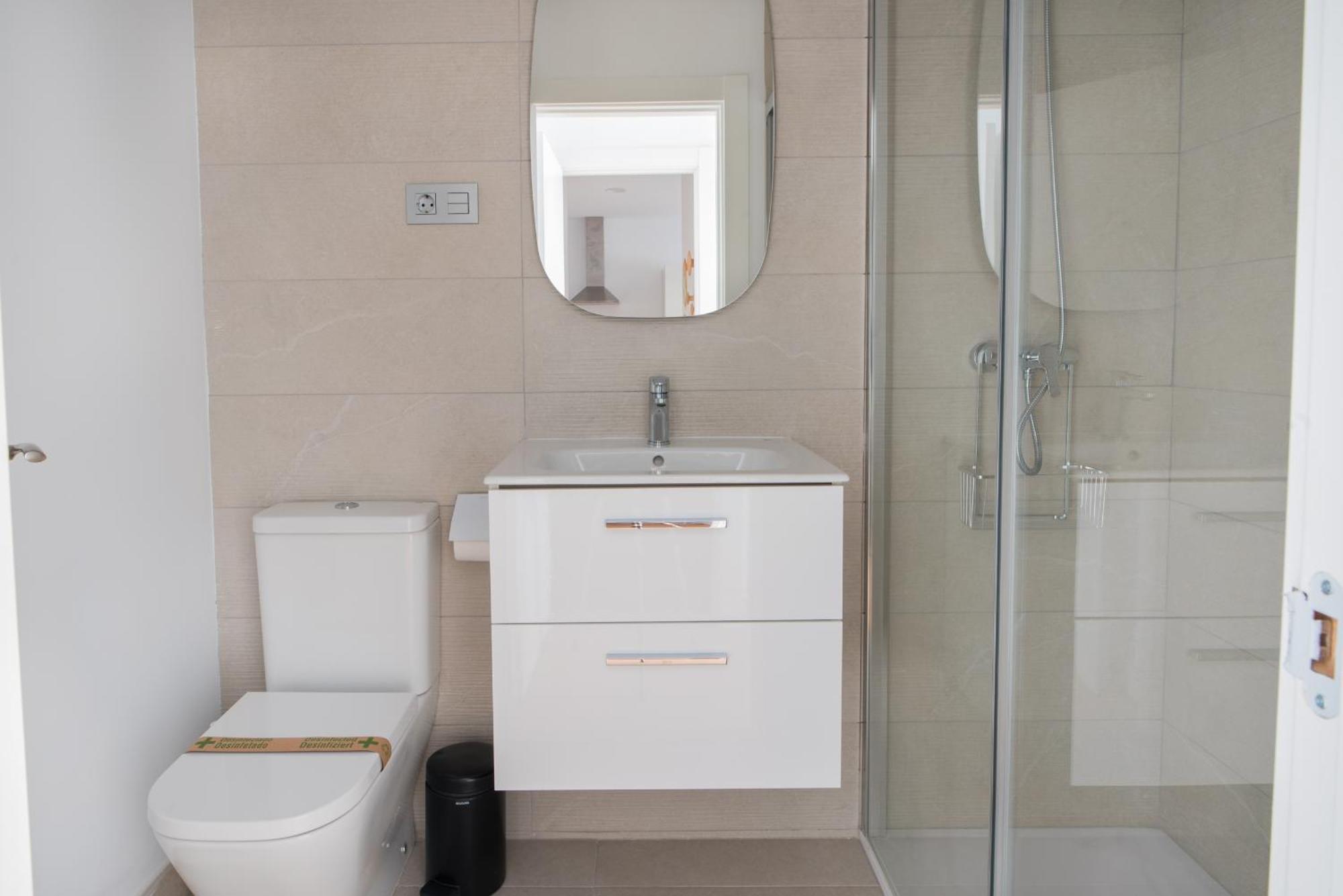 Cozy Modern Flat Terrace 2 Bedrooms 2 Bathrooms Apartment *