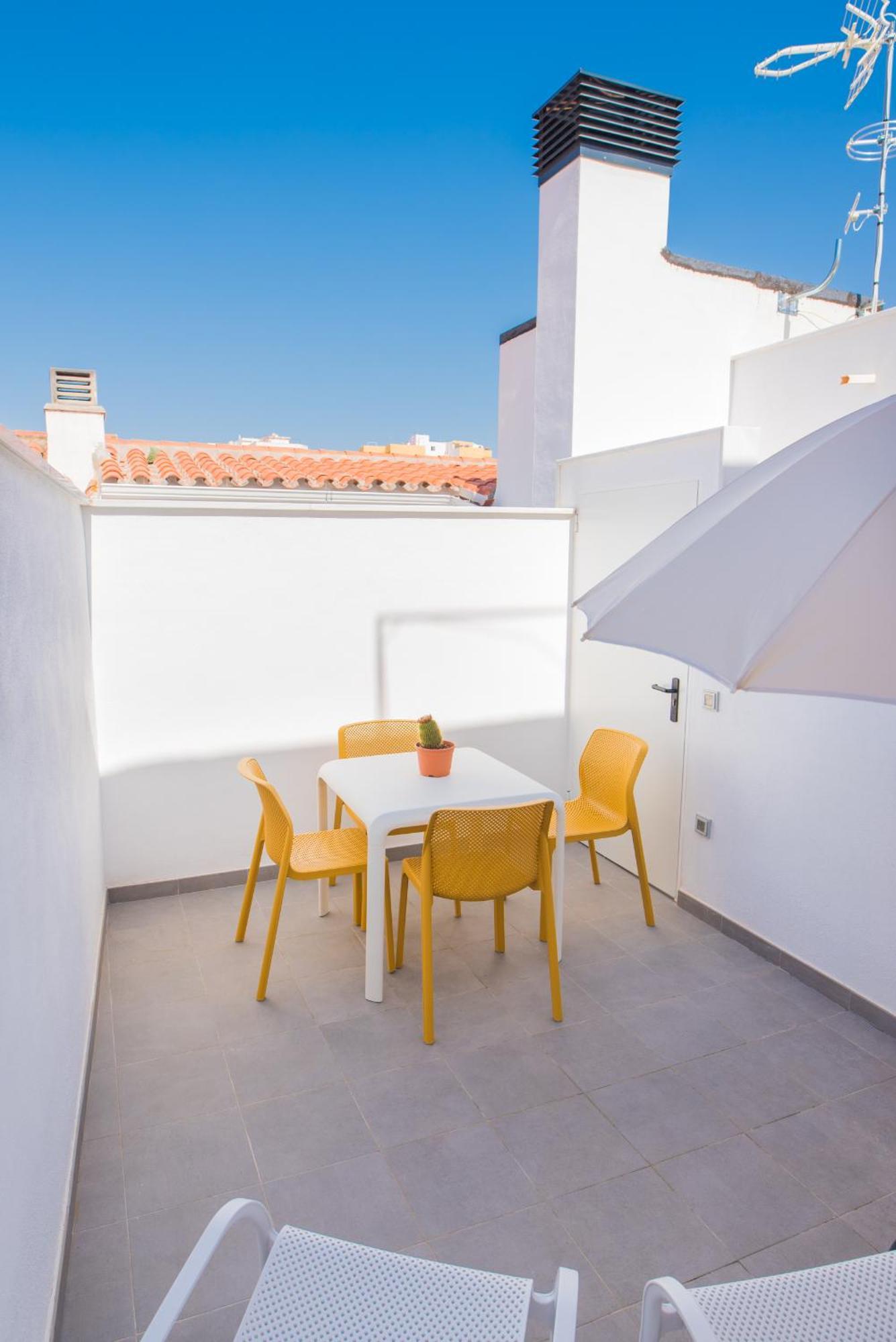 Cozy Modern Flat Terrace 2 Bedrooms 2 Bathrooms