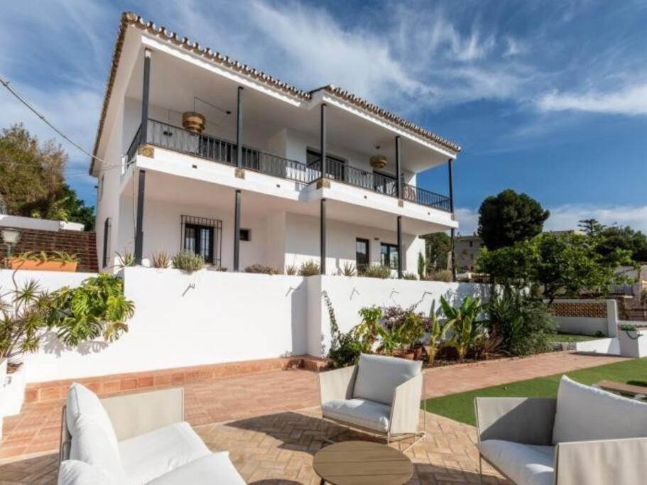 Pedregalejo Sea&city With Private Heated Pool Málaga