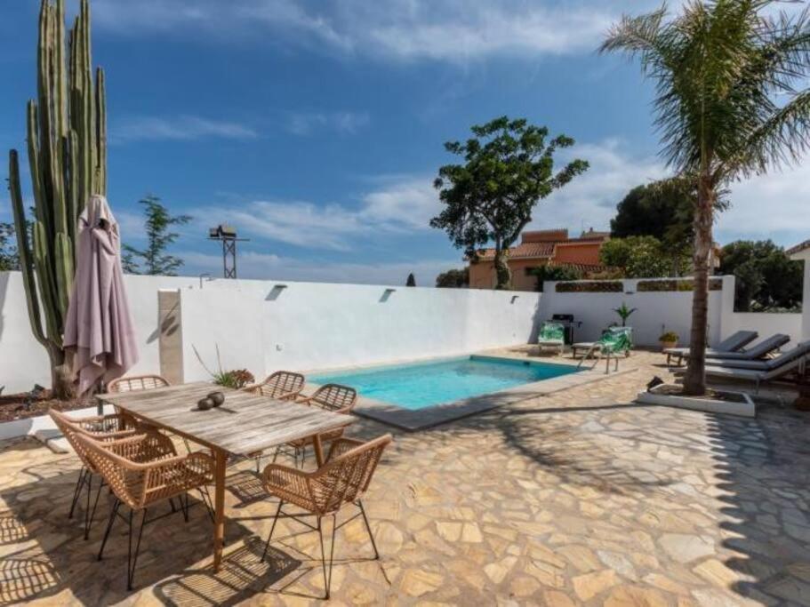Villa Pedregalejo Sea&city With Private Heated Pool *
