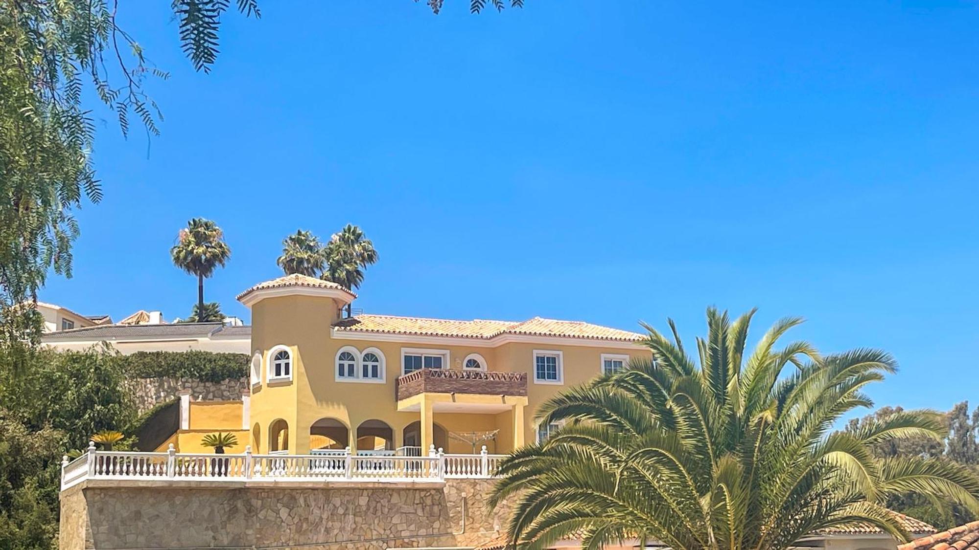 Villa 108-villa, 2 Minutes Walk To The Beach, Heated Pool Málaga