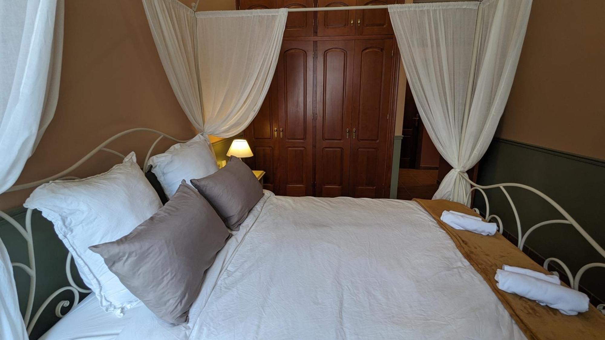Victoria Hotel 2*