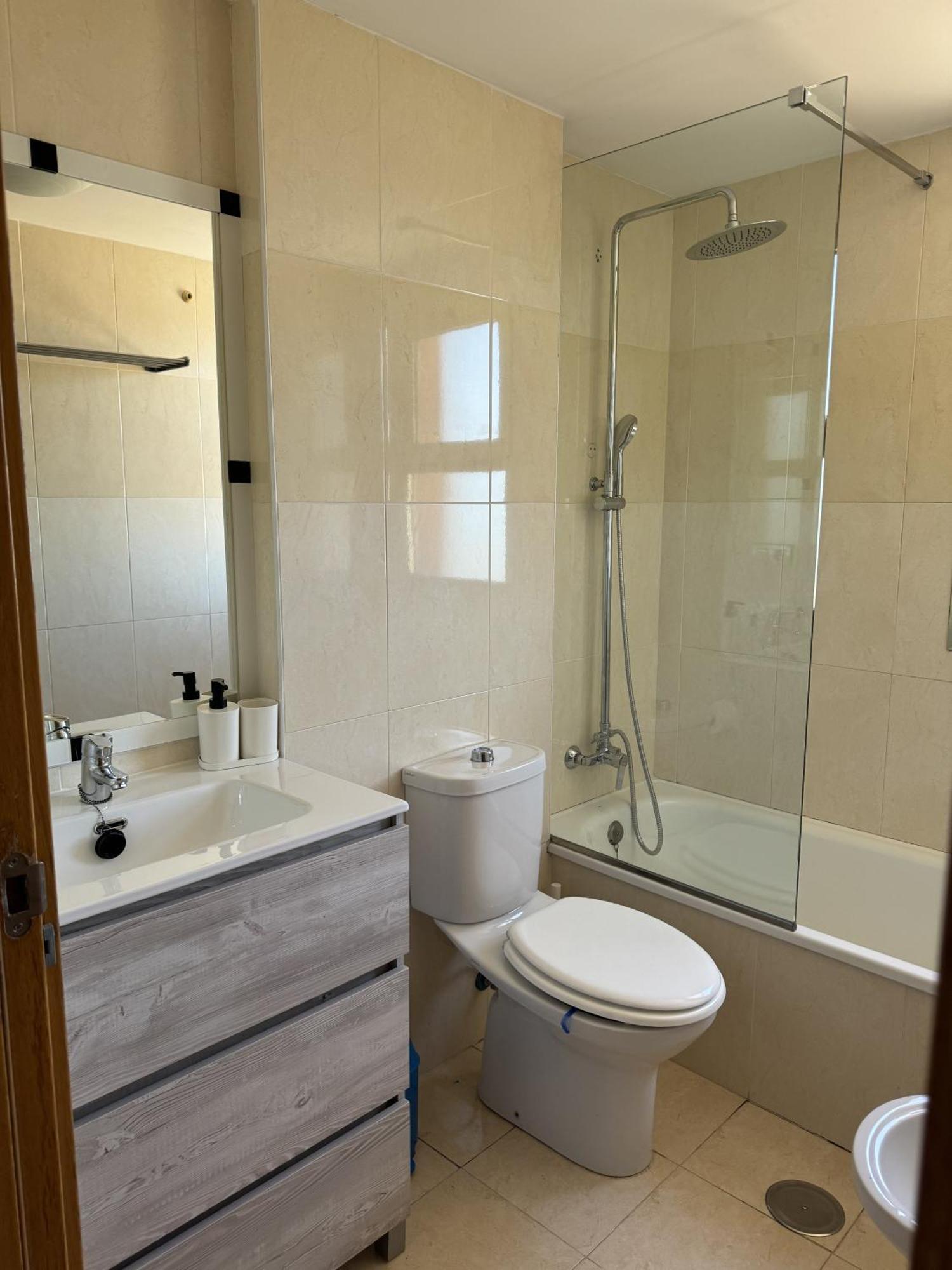 Apartamento Apartamento Teatinos, Metro, Free Parking & Pool *
