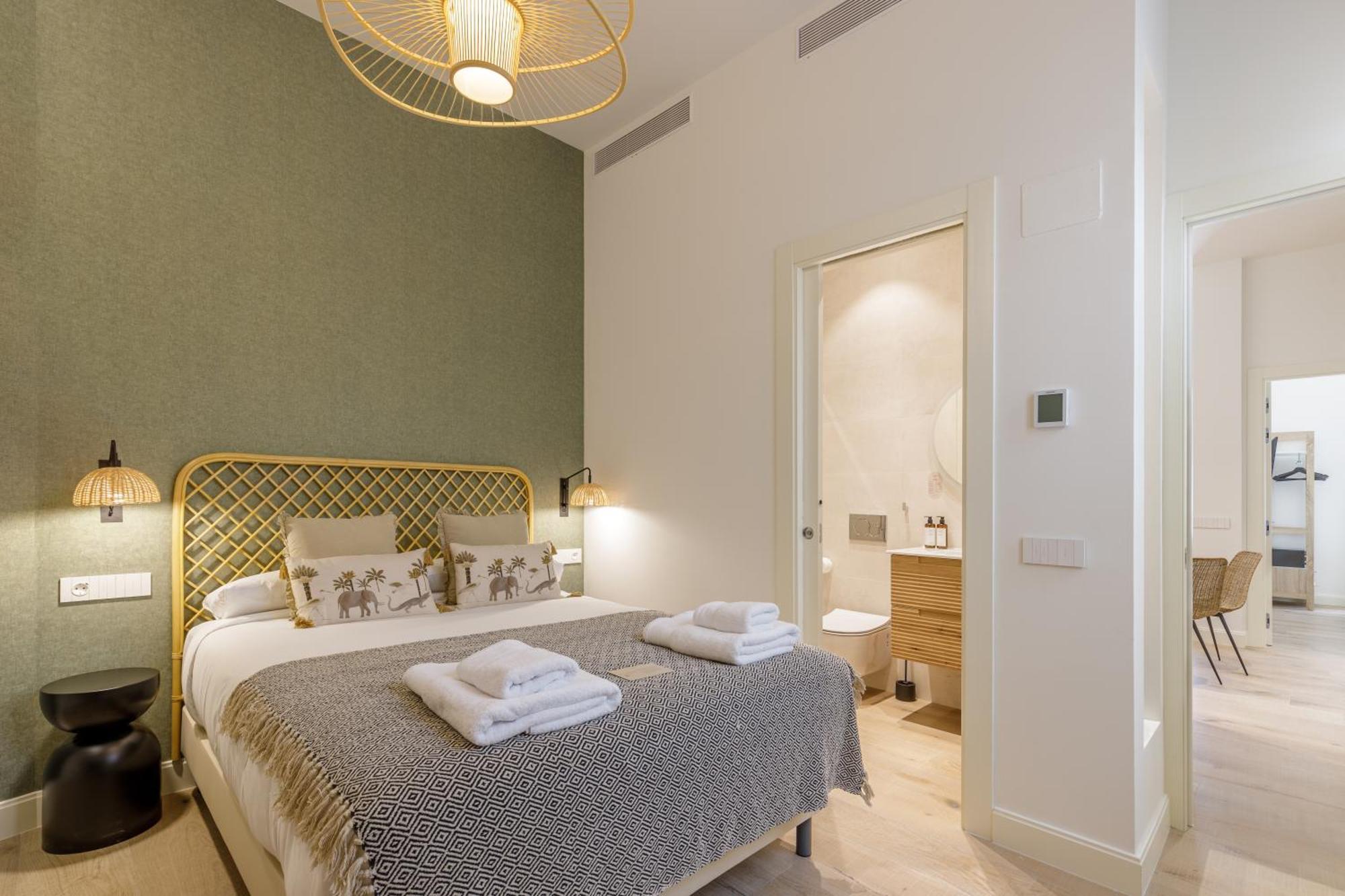 Marques De Velazquez Ii By Caleta Homes Apartment *