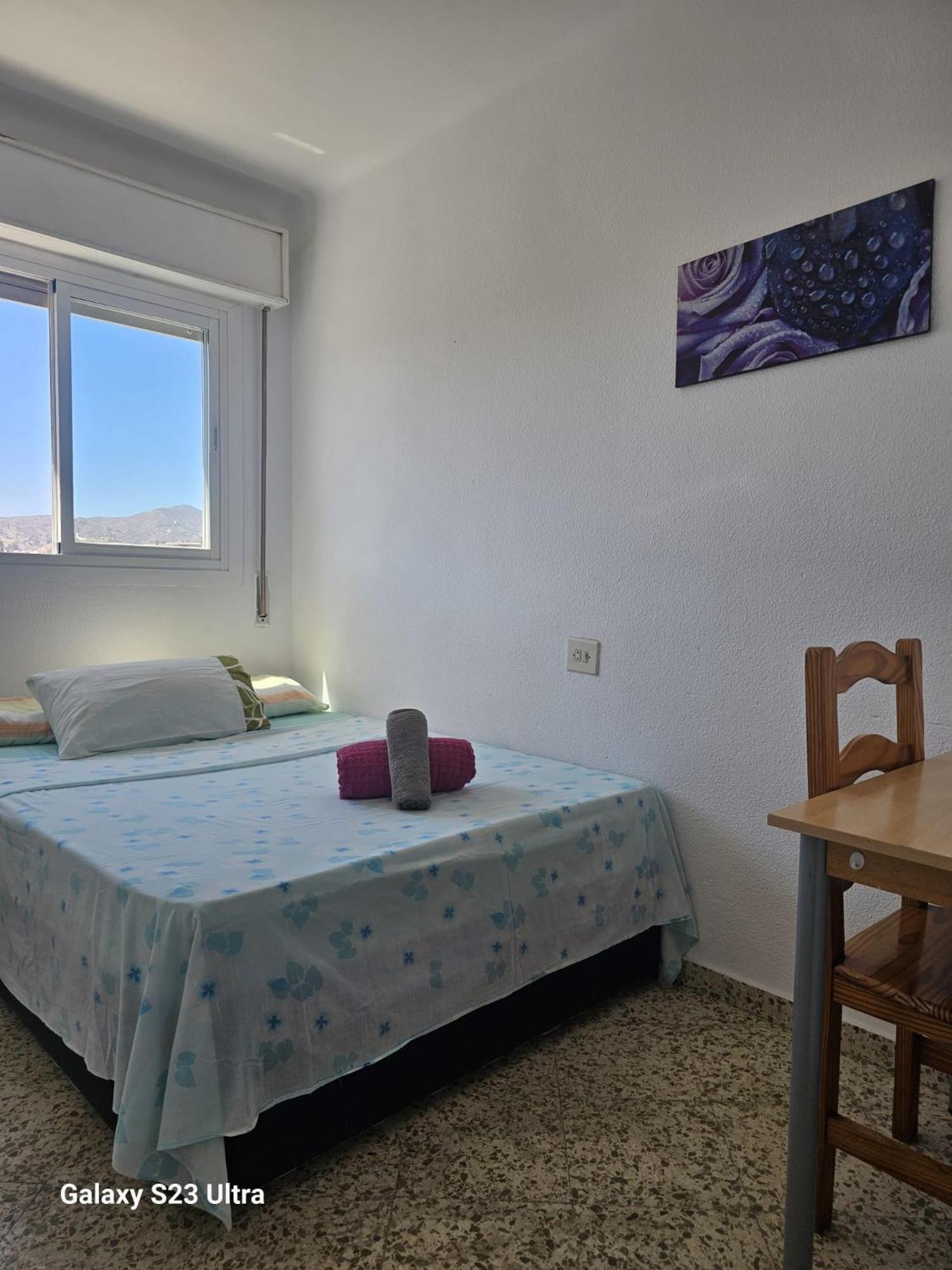 C Habitacion Preciosa Grande Privada Centro Y Cerca De La Playa Wi-fi Rum i privatbostad *