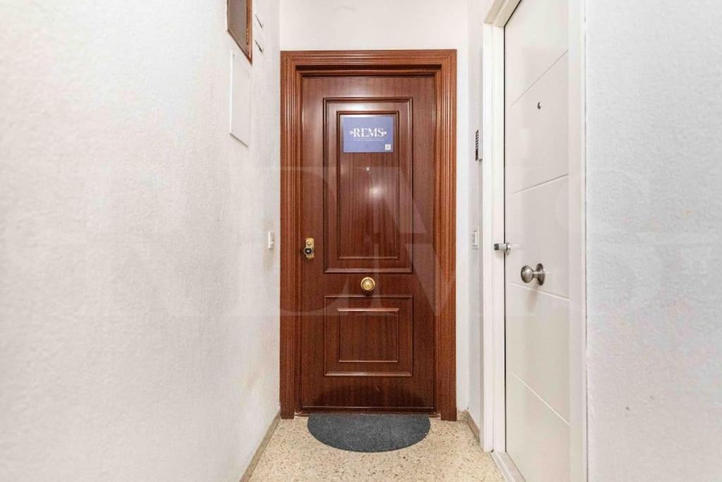 Bright And Modern By Rems Apartamento