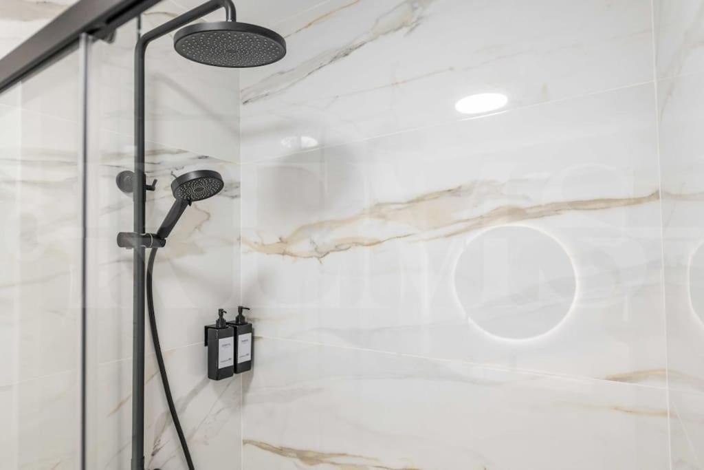 Bright And Modern By Rems Apartamento