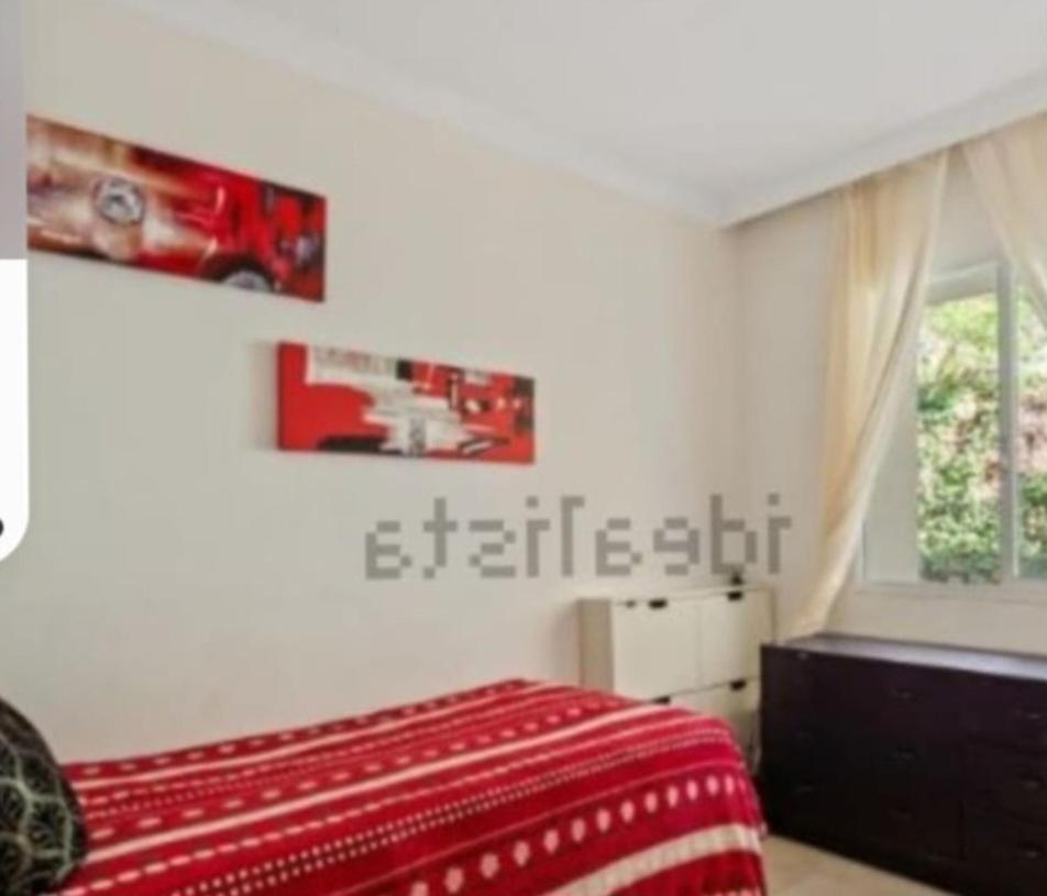 Bedrooms In Amazing Share Luxury Place In Marbella Alloggio in famiglia Málaga