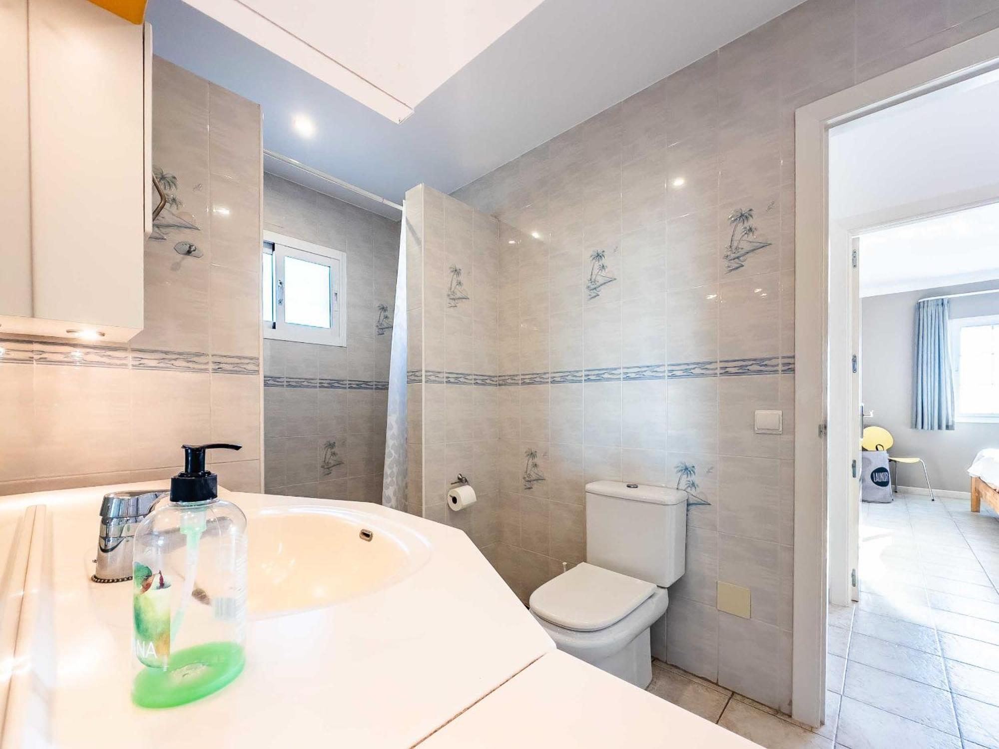108-villa, 2 Minutes Walk To The Beach, Heated Pool Málaga